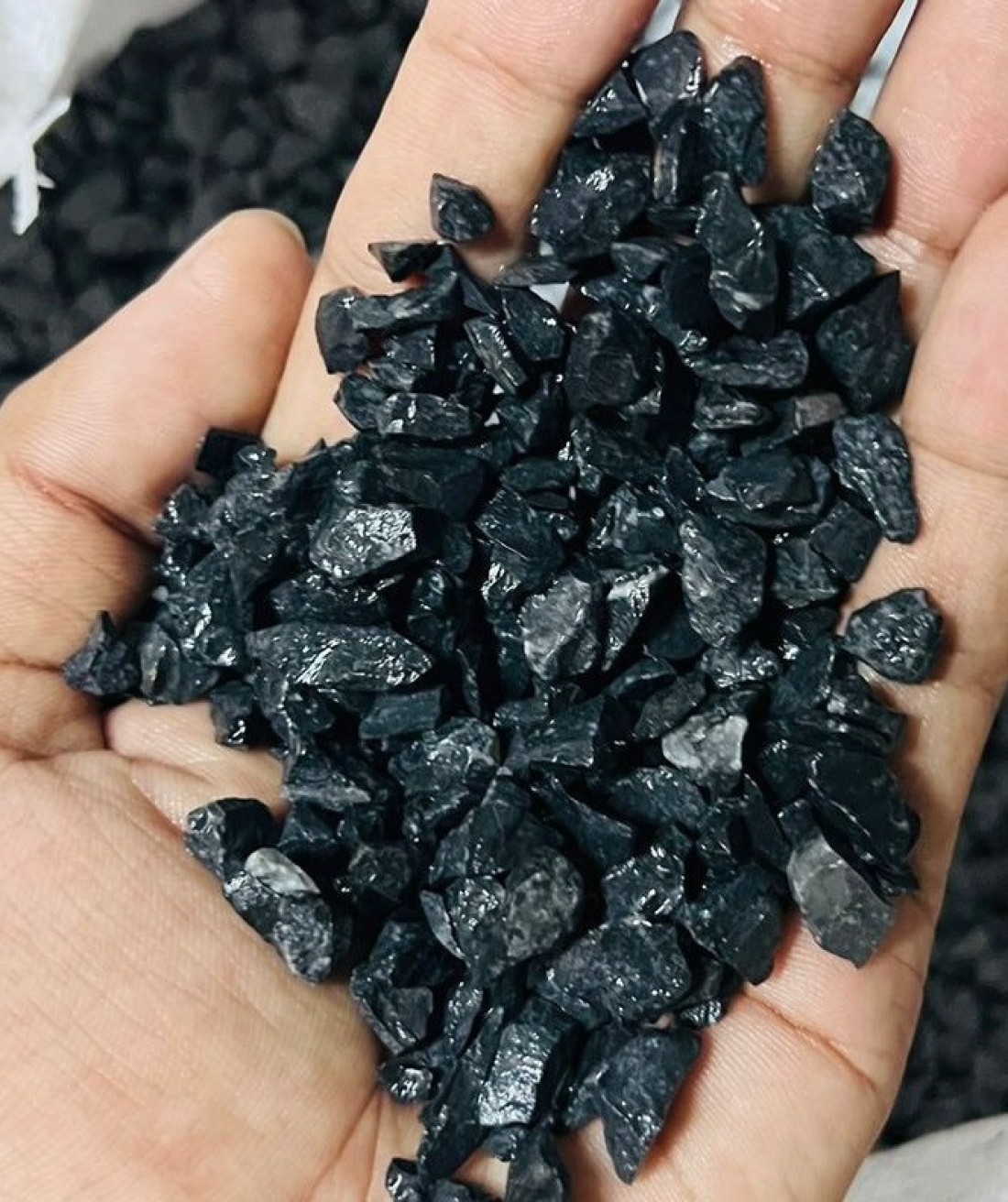 Black Chips (5-8 mm) 20 kg for Aquarium and Garden Landscaping