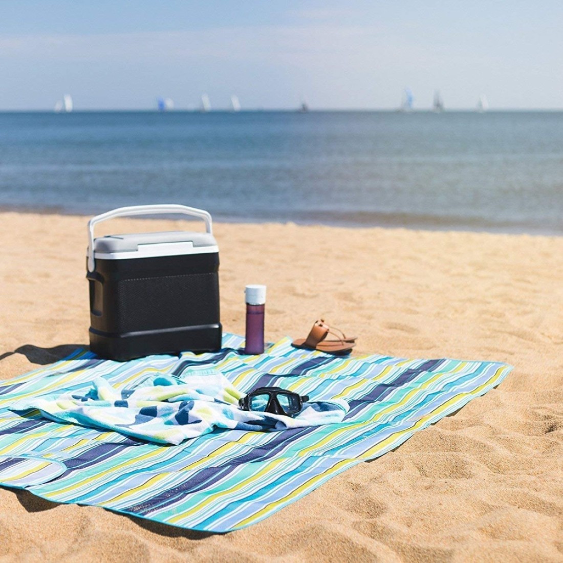 Waterproof Foldable Outdoor Camping Mat Widen Picnic Mat Plaid Beach Blanket Baby Multiplayer Tourist Mat 145X180cm, Blue