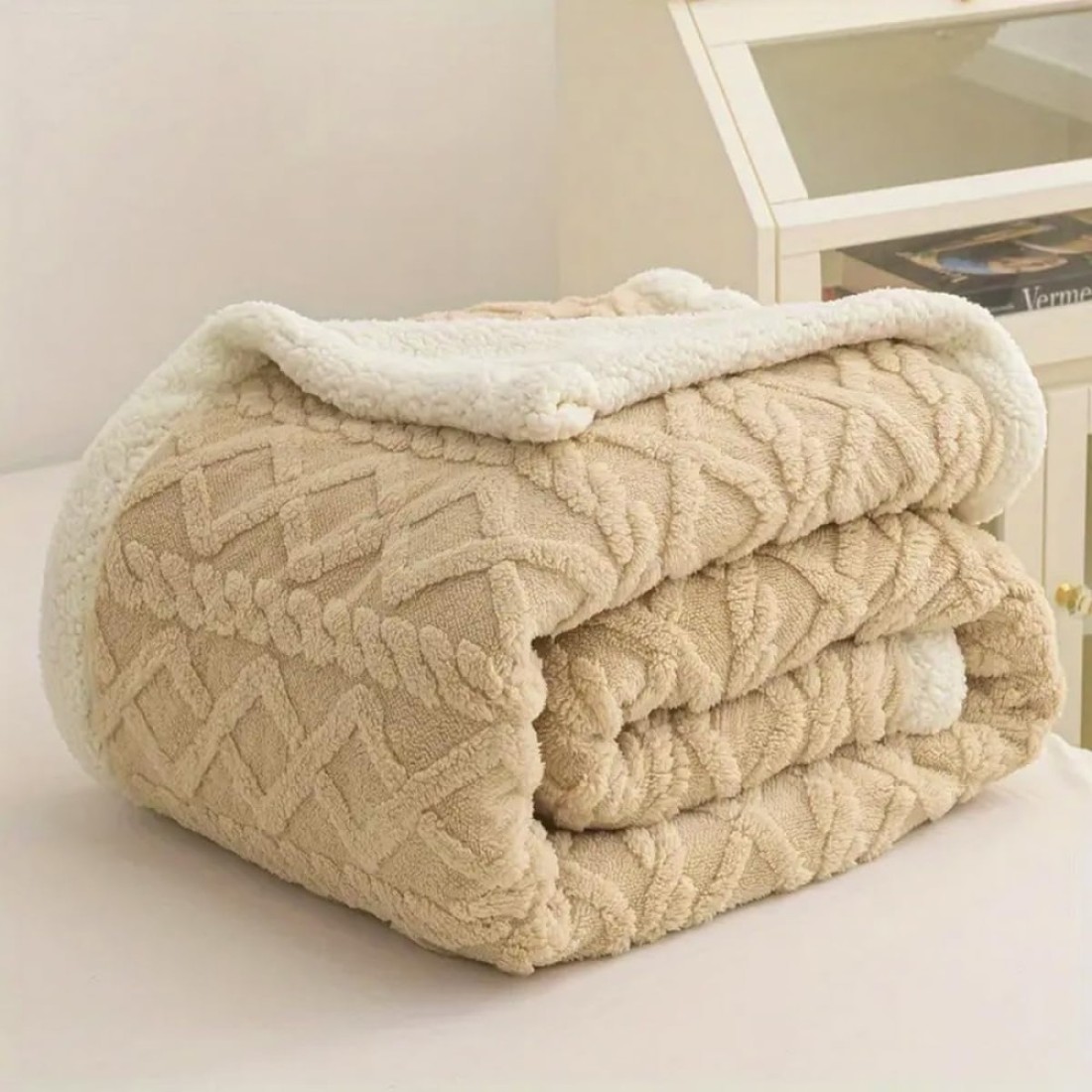 Fabienne Jacquard Sherpa Blanket King Size 220x240cm Faux Fur Bed Blanket Reversible Warm Cashmere Blanket Beige for Throw Bed Sofa Travel Couch