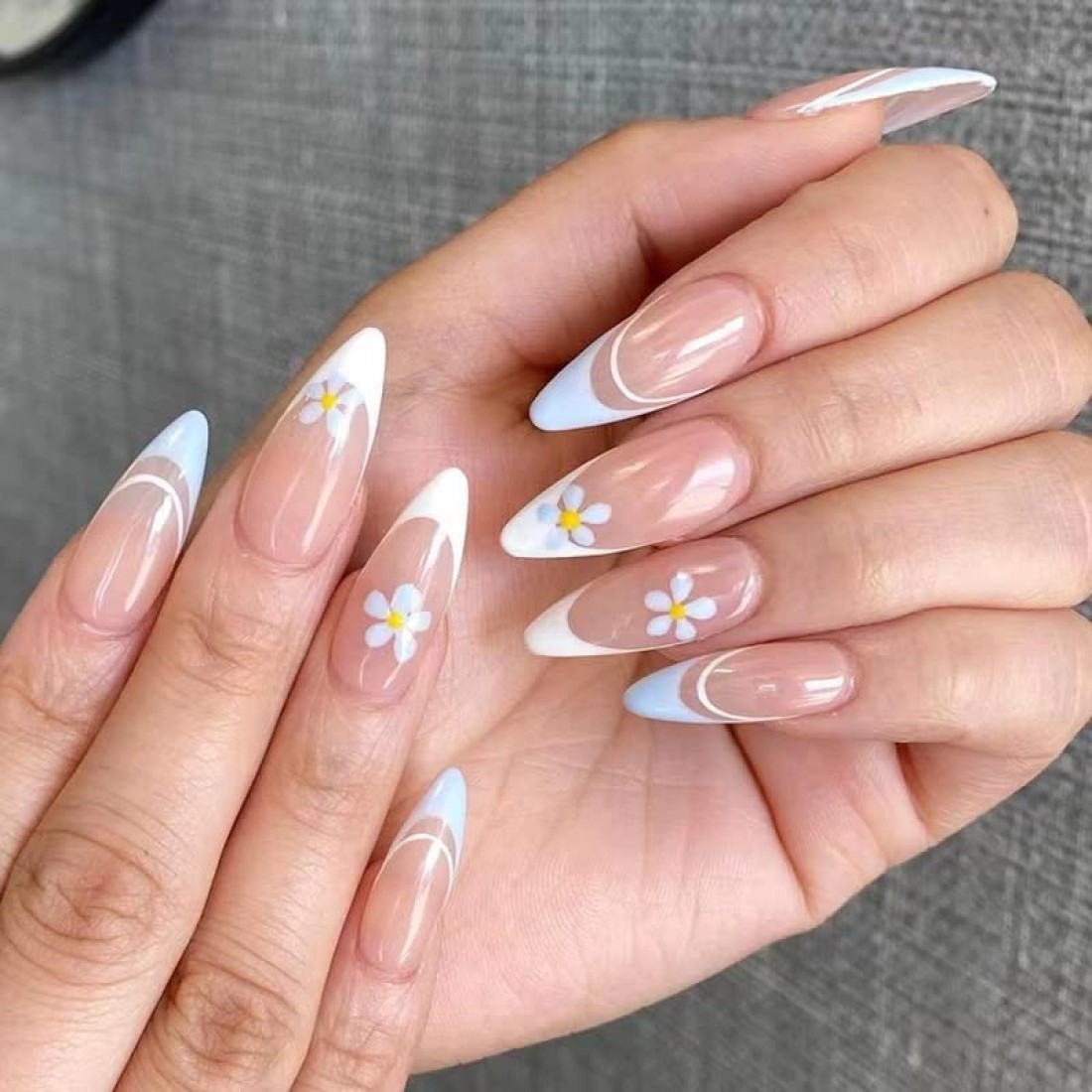 Nail Apparel Long Coffin Cute Kawaii Press on Nails 3D Cartoon Pink Glitter Rhinestone Heart Pearl Bow Long Ballet Trapezoid Fake Nails 24Pcs Medium Almond White Blue Flower French