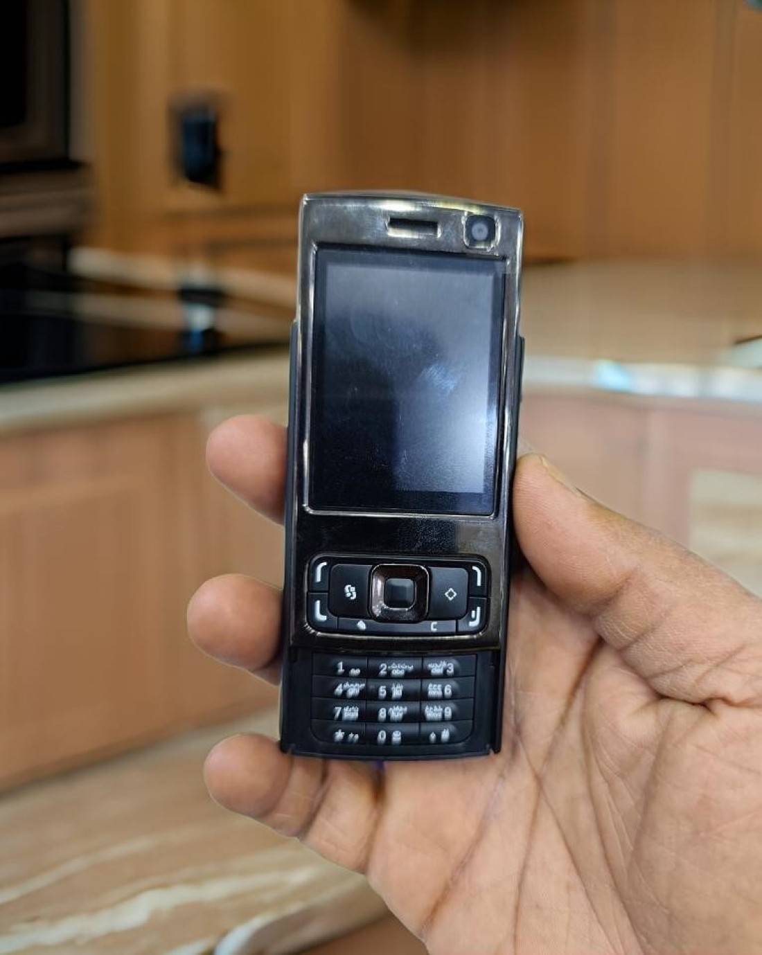 هاتف محمول كلاسيكي مفتوح منزلق GSM - هاتف محمول صغير الحجم بتقنية 2G مع لوحة مفاتيح منزلقة، وشريحتي اتصال، وبلوتوث، ومشغل MP3، وبطارية طويلة العمر هاتف احتياطي للسفر