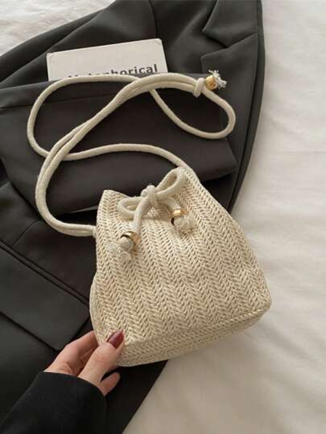 Fashionable Girls Casual Straw Woven Bucket Tote Bag Suitable For Beach Travel