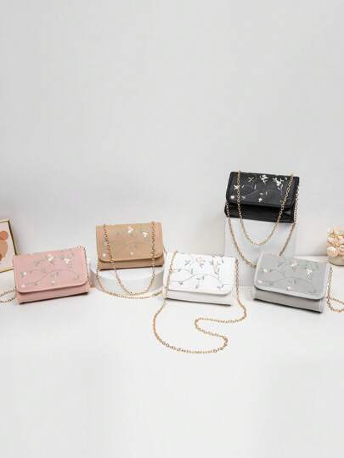 1pc Embroidered Crossbody Bag For Girls Floral Embroidery Shoulder Bag Coin Purse Chain Minimalist Crossbody Bag Suitable For Daily Use Gatherings Gift Giving An Ideal Gift Choice