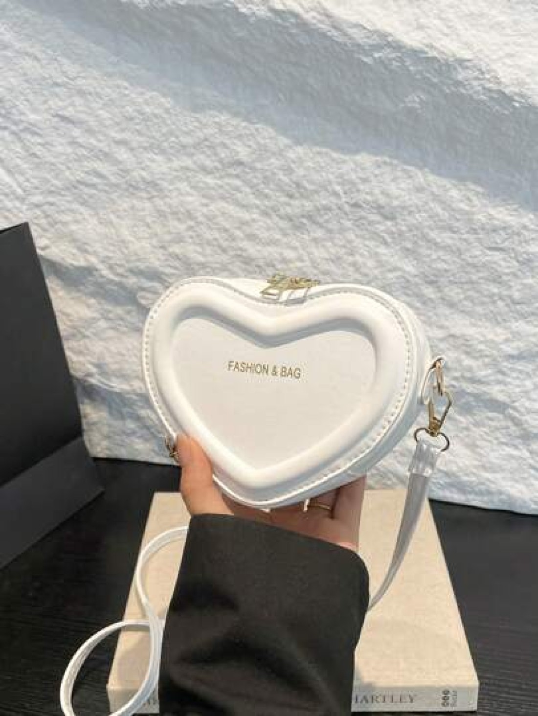 1pc New Cute Girl Niche High End Love Pu Crossbody Bag And Fashionable New Bag Fresh And Dopamine Color Matching Youthful Girl Style Can Be Cross Body Shoulder Strap Is Adjustable Casual And Fashionab