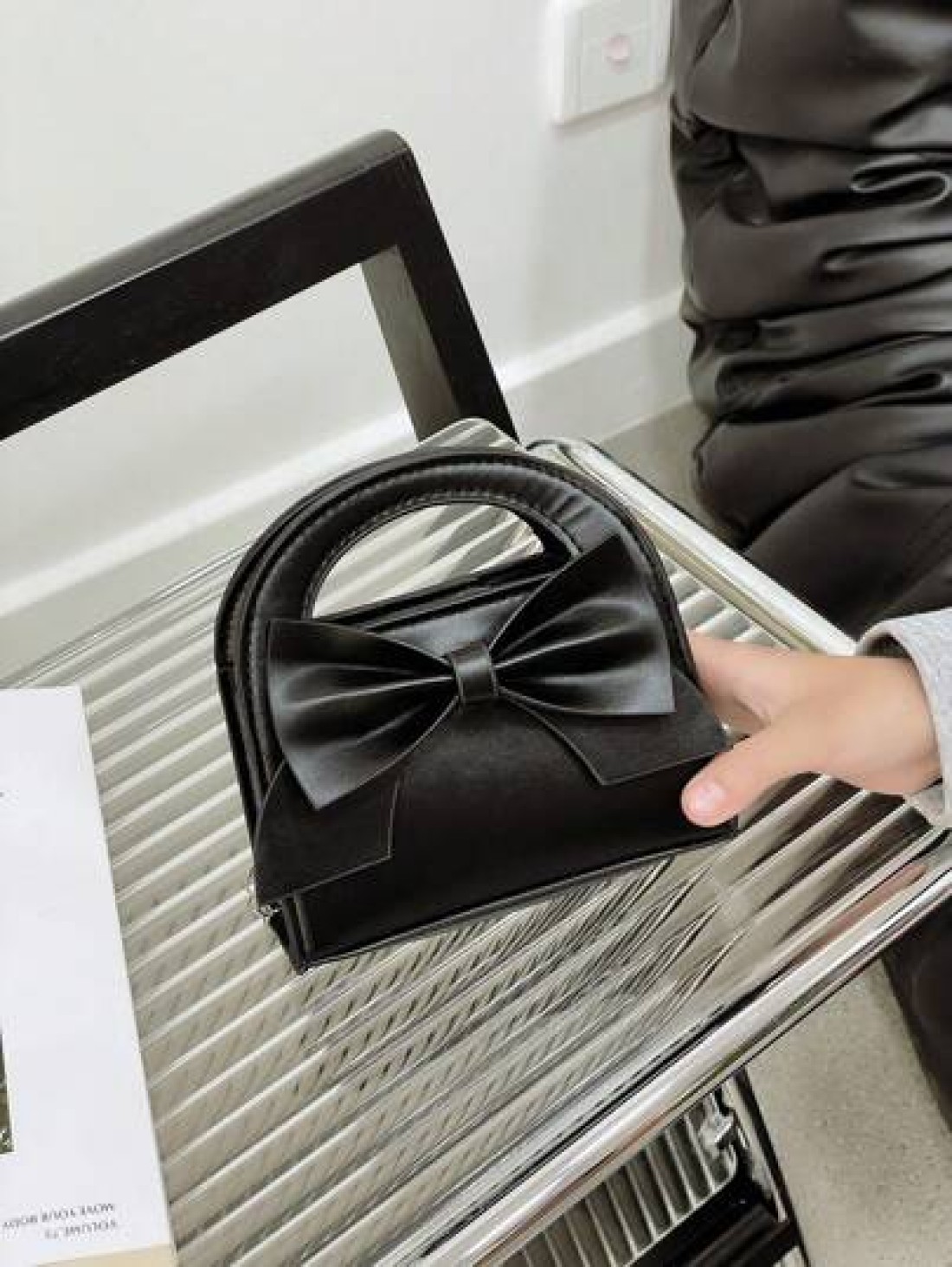 1pc Fashionable Popular Chain Bag Handbag Bow Shoulder Bag Cute Crossbody Bag With Cute Sweet Bow Decoration Handbag Pu Material Magnetic Buckle Closure Suitable For Girls Shopping Party Daily Use Put