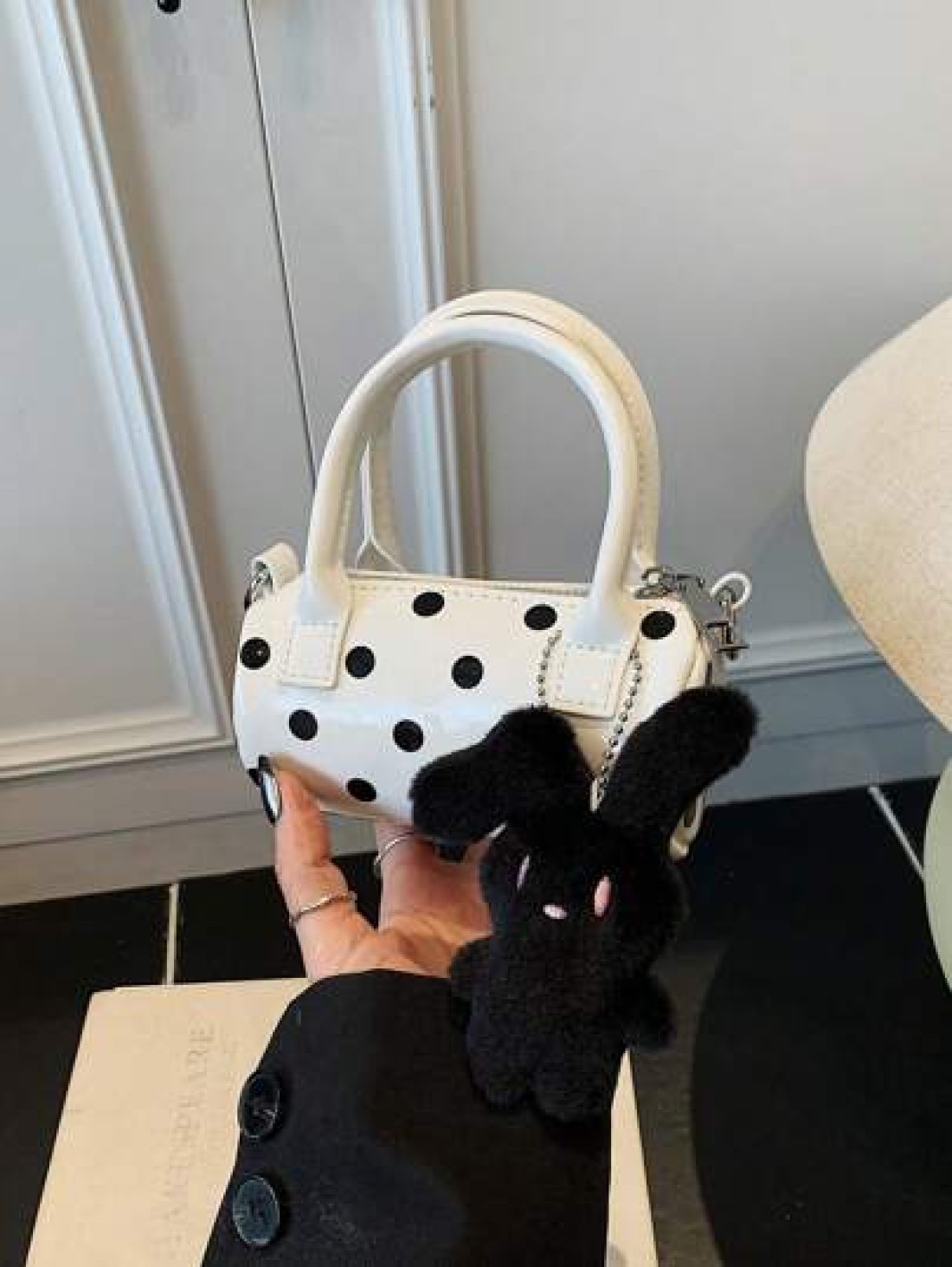1pc Fashionable Polka Dot Handbag Cylindrical Bag Korean Style Niche Shoulder Messenger Bag Versatile Boston Handbag Niche Polka Dot Cake Handbag Pillow Bag Large Capacity Commuter Versatile Shoulder