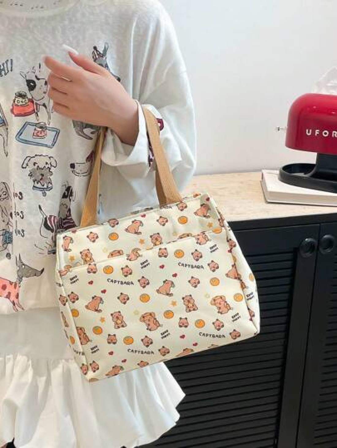 1pc Cute Capybara Printed Nylon Bag Ins Large Capacity Handbag Niche Versatile Shopping Bag Lunch Bag Lunch Box Bag Hand Held Lunch Bag Handbag Smooth Zipper Suitable For Going Out Shopping Daily Use