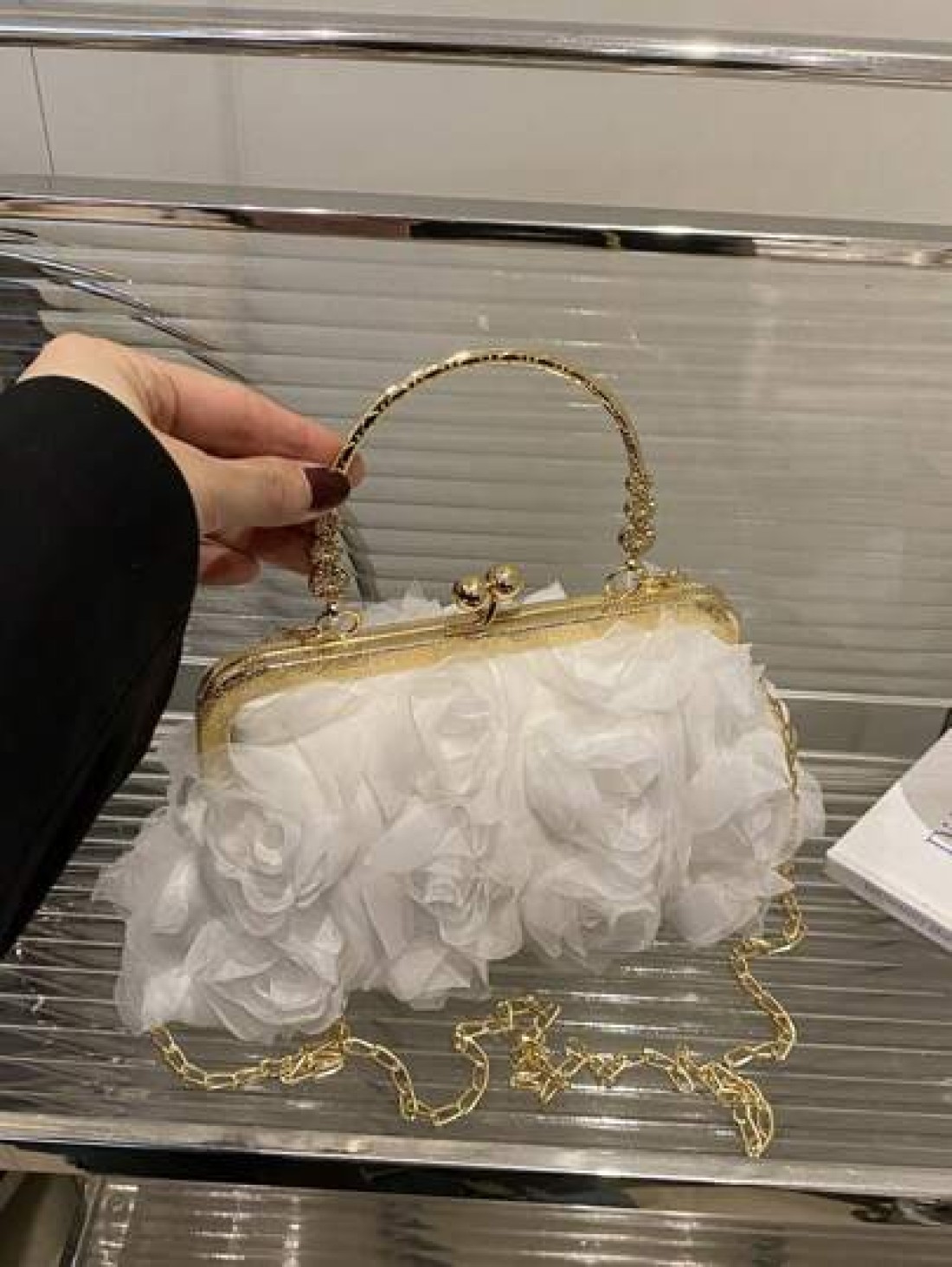 1pc New Cute Girl Niche High End Petal Stitching Nylon Material Gold Chain And Fashionable New Bags Fresh And Dopamine Color Matching Youthful Girl Style Can Be Cross Body Shoulder Straps Are Adjustab