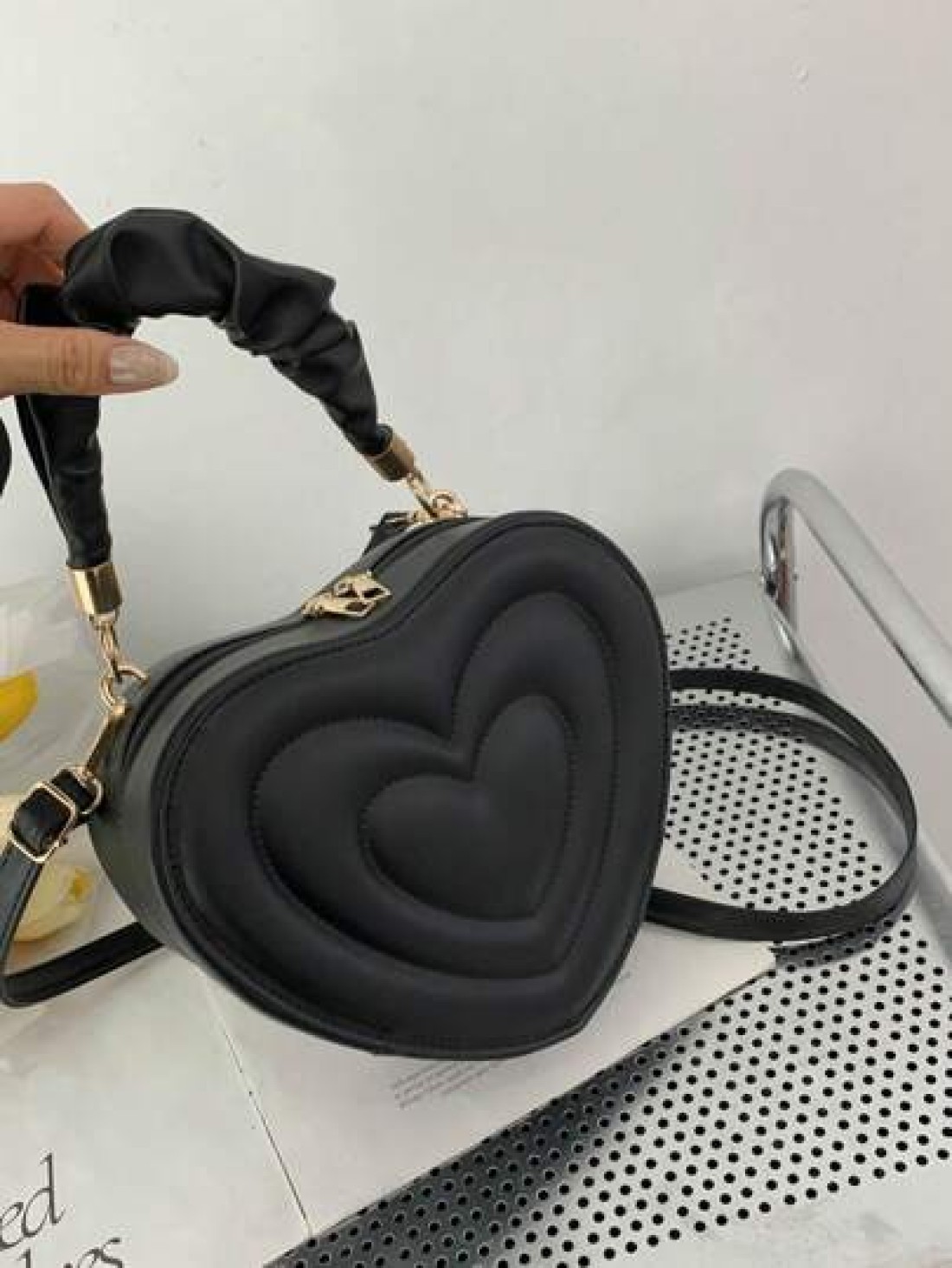 1pc High Grade Heart Shaped Small Bag For Girls Fashionable And Sweet Style Love Hand Held Shoulder Messenger Bag College Style Heart Girl Bag Pu Material Fashionable Girl Bag Girl Love Plaid Elegant