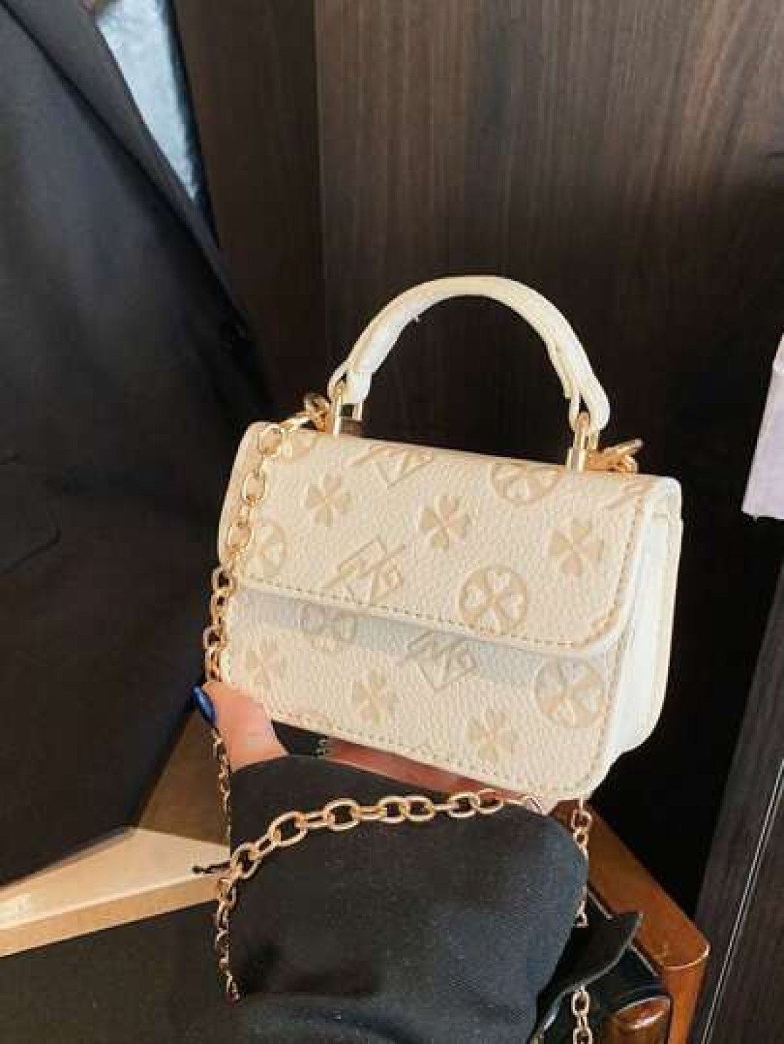 1 Piece Of Fashionable And Simple Printed Cute Handbag Letter Embossed Versatile Mini Handbag Small Square Bag Fashionable Lipstick Bag Pu Material With Fashionable Chain Shoulder Strap Magnetic Buckl
