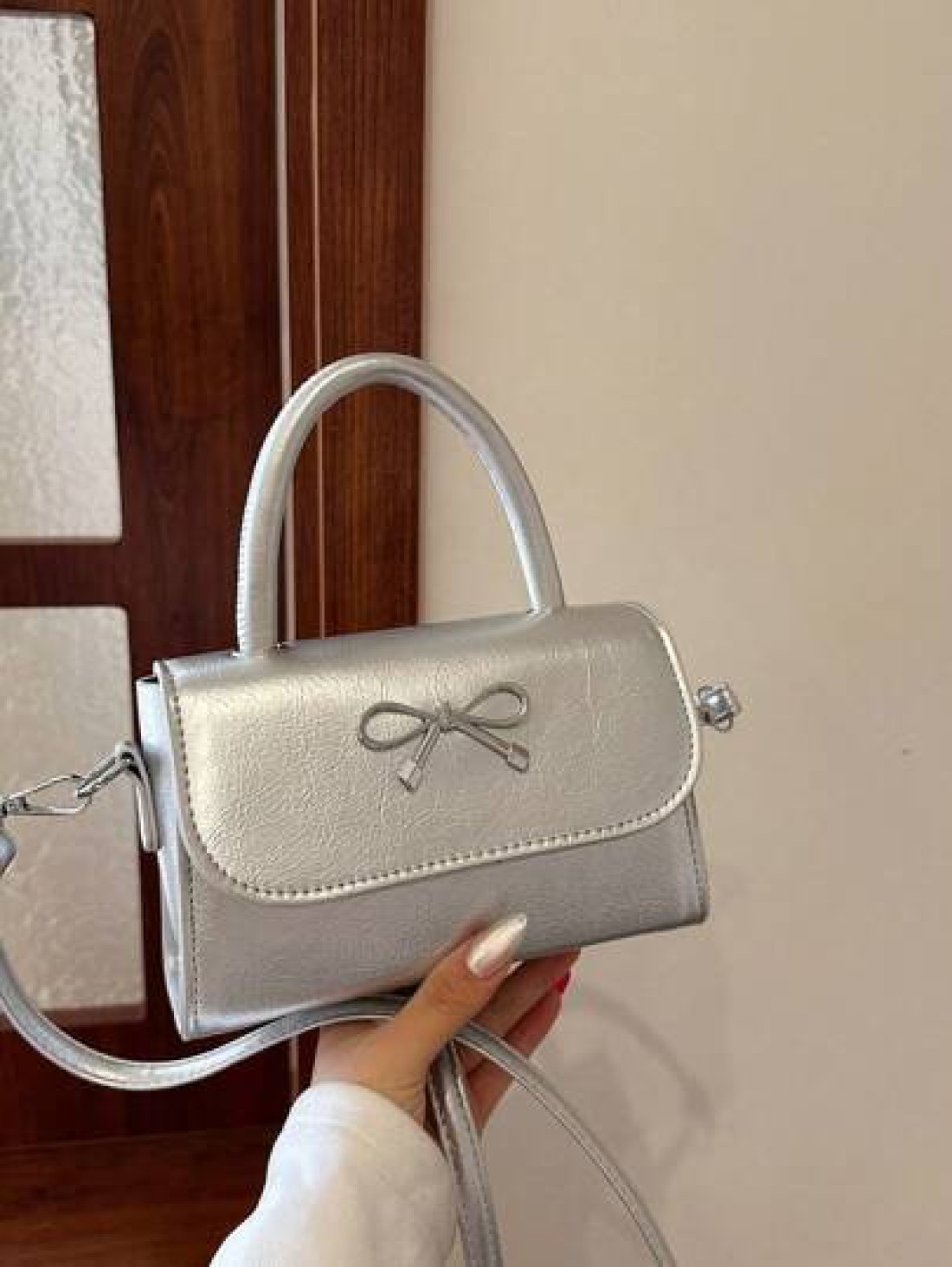 1pc Gentle And Sweet Bow Fashion Handbag Versatile Ins Shoulder Crossbody Bag Stylish And Gentle Small Square Bag With Bow Decoration Pu Material Magnetic Buckle Closure Crossbody Bag High End Solid C