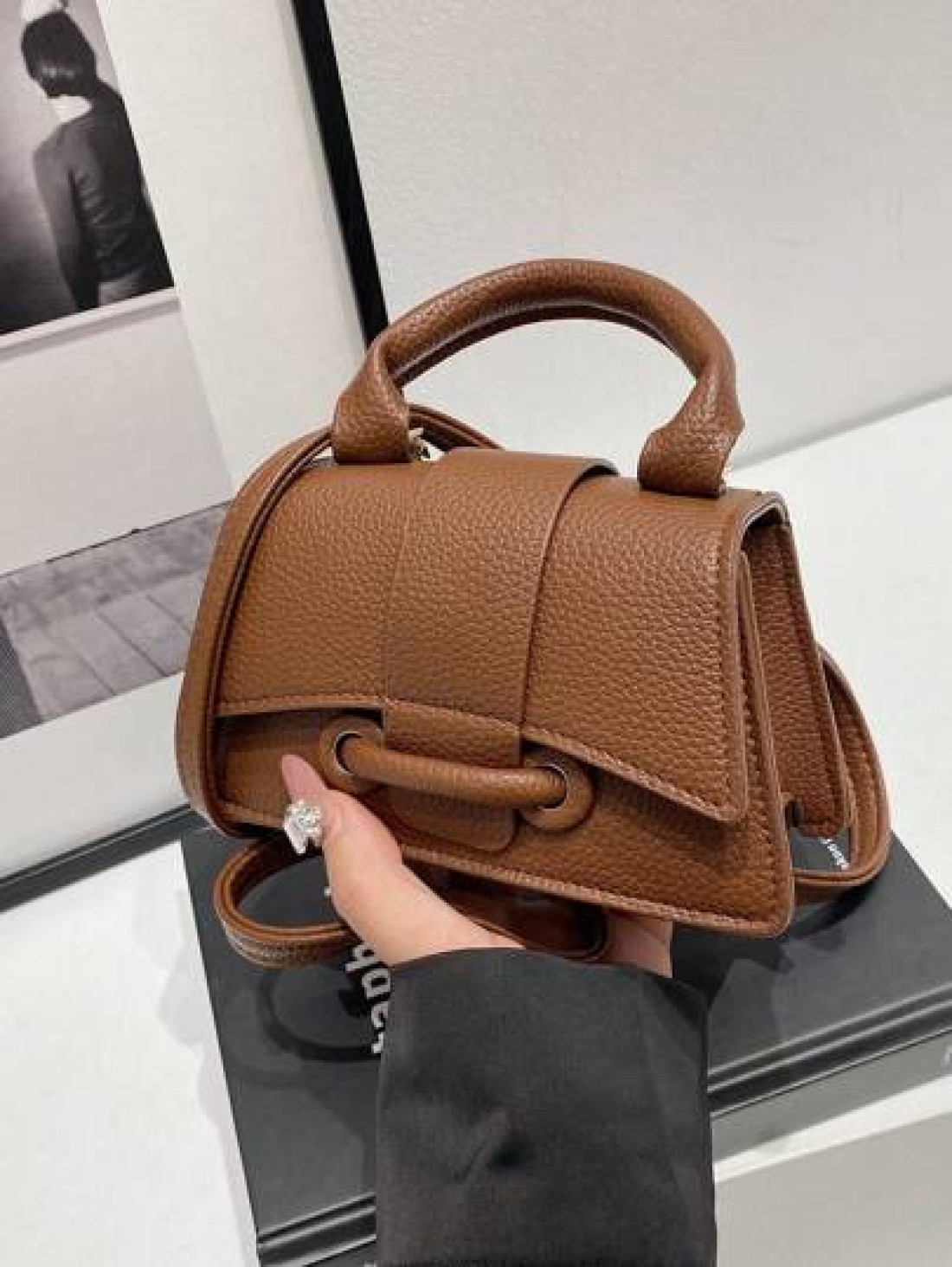 1pc Pu Magnet Closure Fashionable Solid Color Lychee Pattern Handbag Niche Design Stylish Shoulder Crossbody Bag Suitable For A Variety Of Occasions Adjustable Shoulder Straps Are Versatile And Not Pi