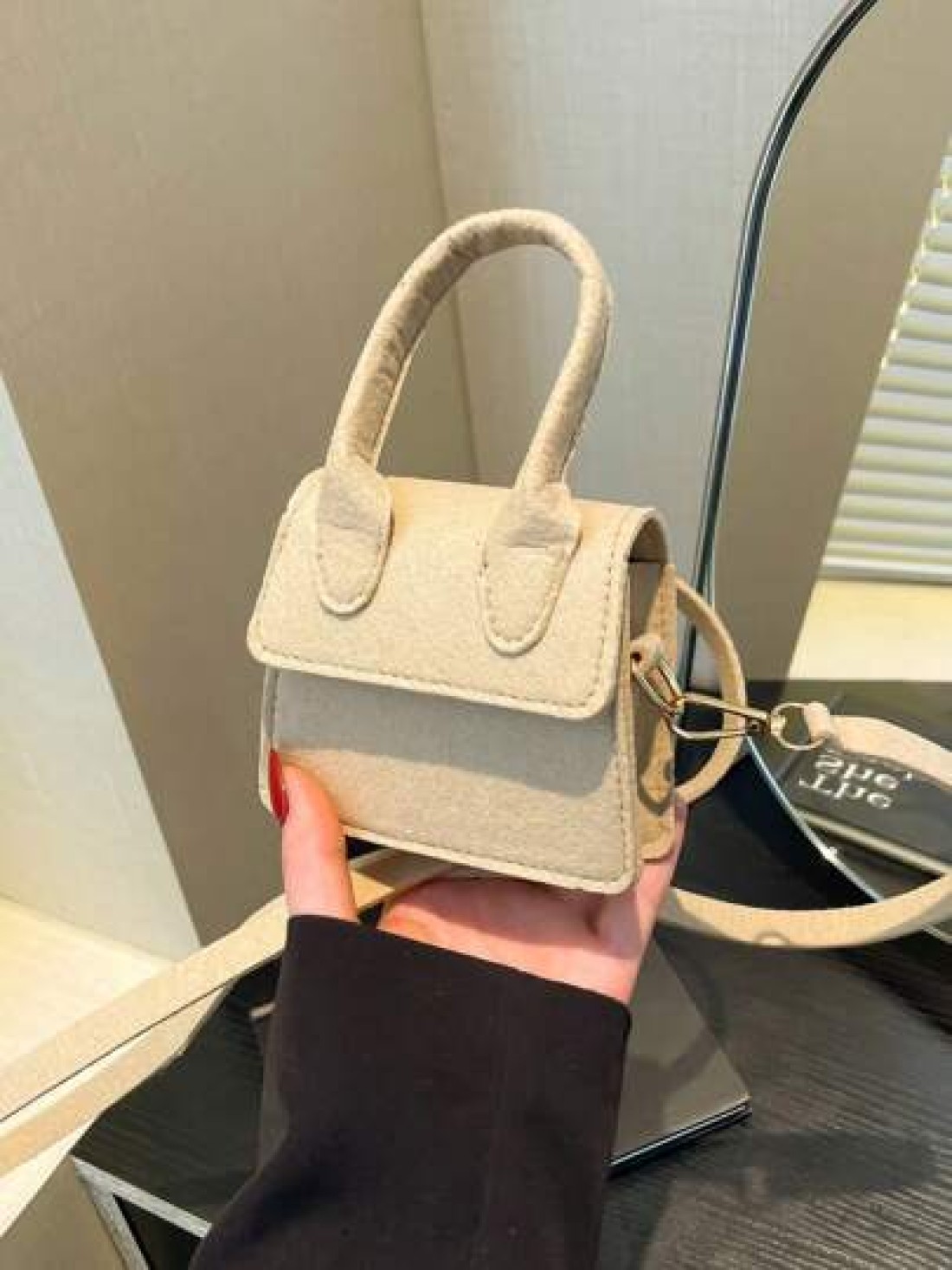 1pc Magnetic Opening And Closing Spring New Korean Cute Mini Bag Crossbody Versatile Casual Handbag Solid Color Versatile Stylish Shoulder Bag Lipstick Bag Coin Bag Suitable For All Occasions Girls Cr