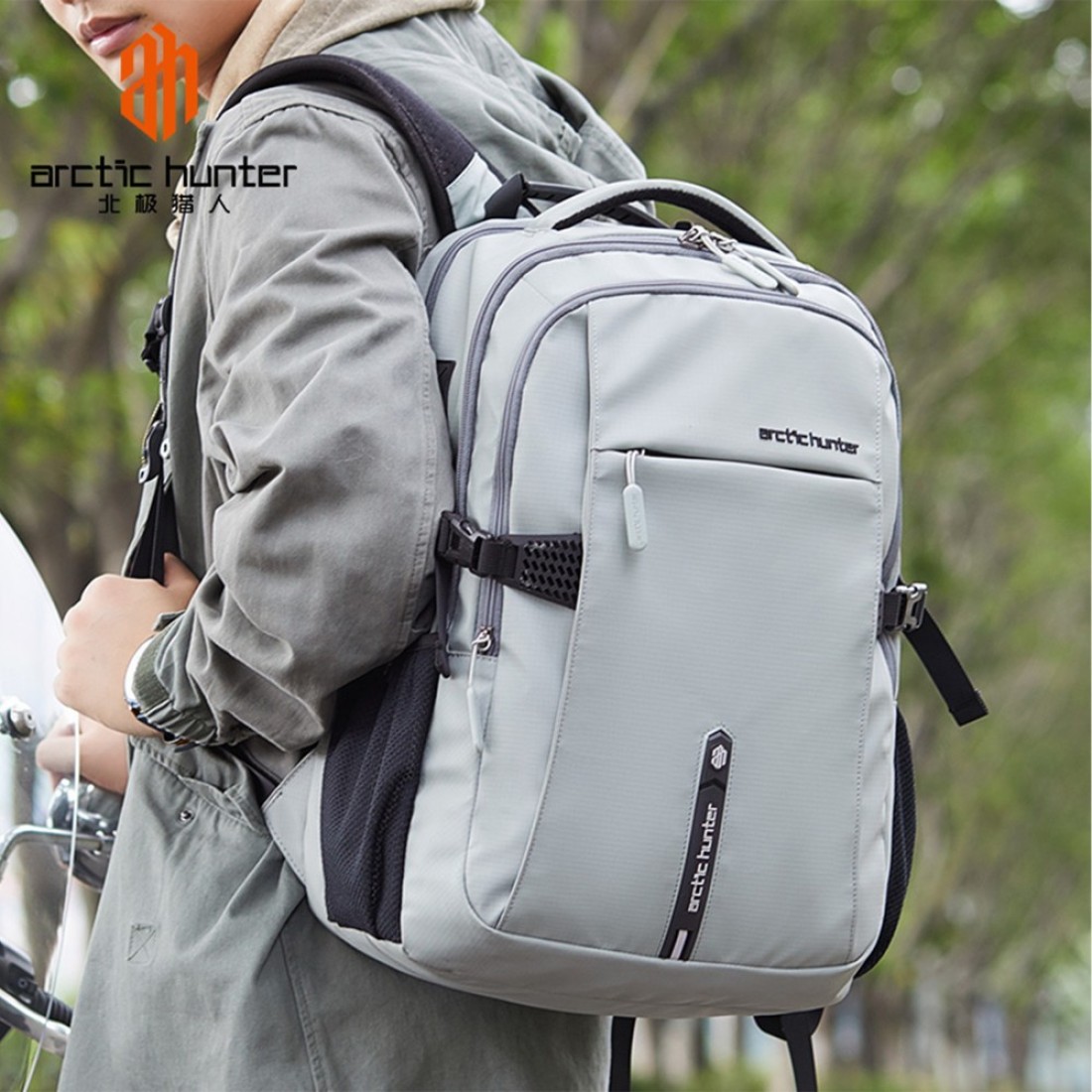 Arctic Hunter Travel Daypack Water Repellant Scratch Resistant 30L Backpack with Built In USB Headphone Port for Men and Women B00388 Grey