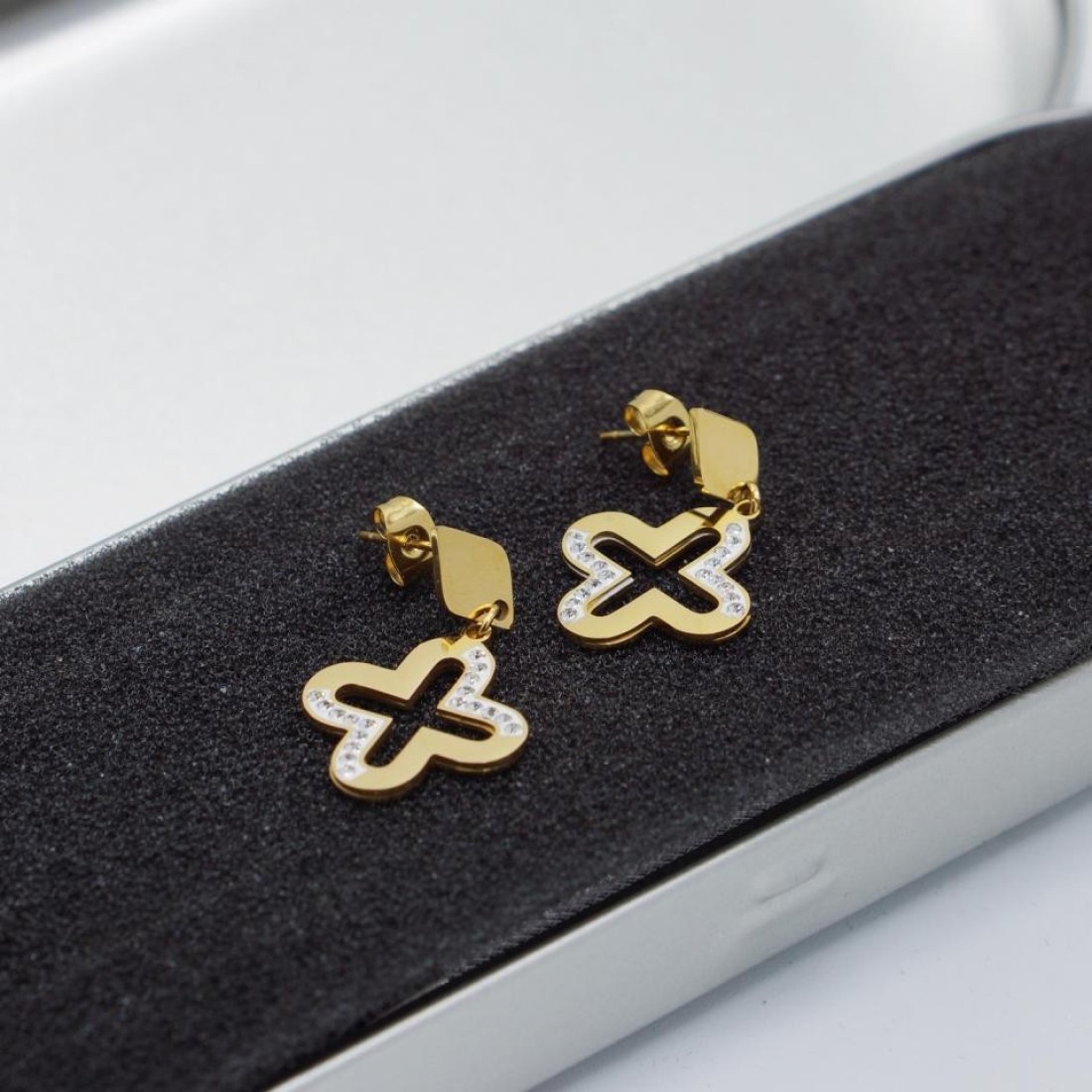 Aiwanto Gold Small Star Design Earring Gift for Women&#39;s Earring(Gold)
