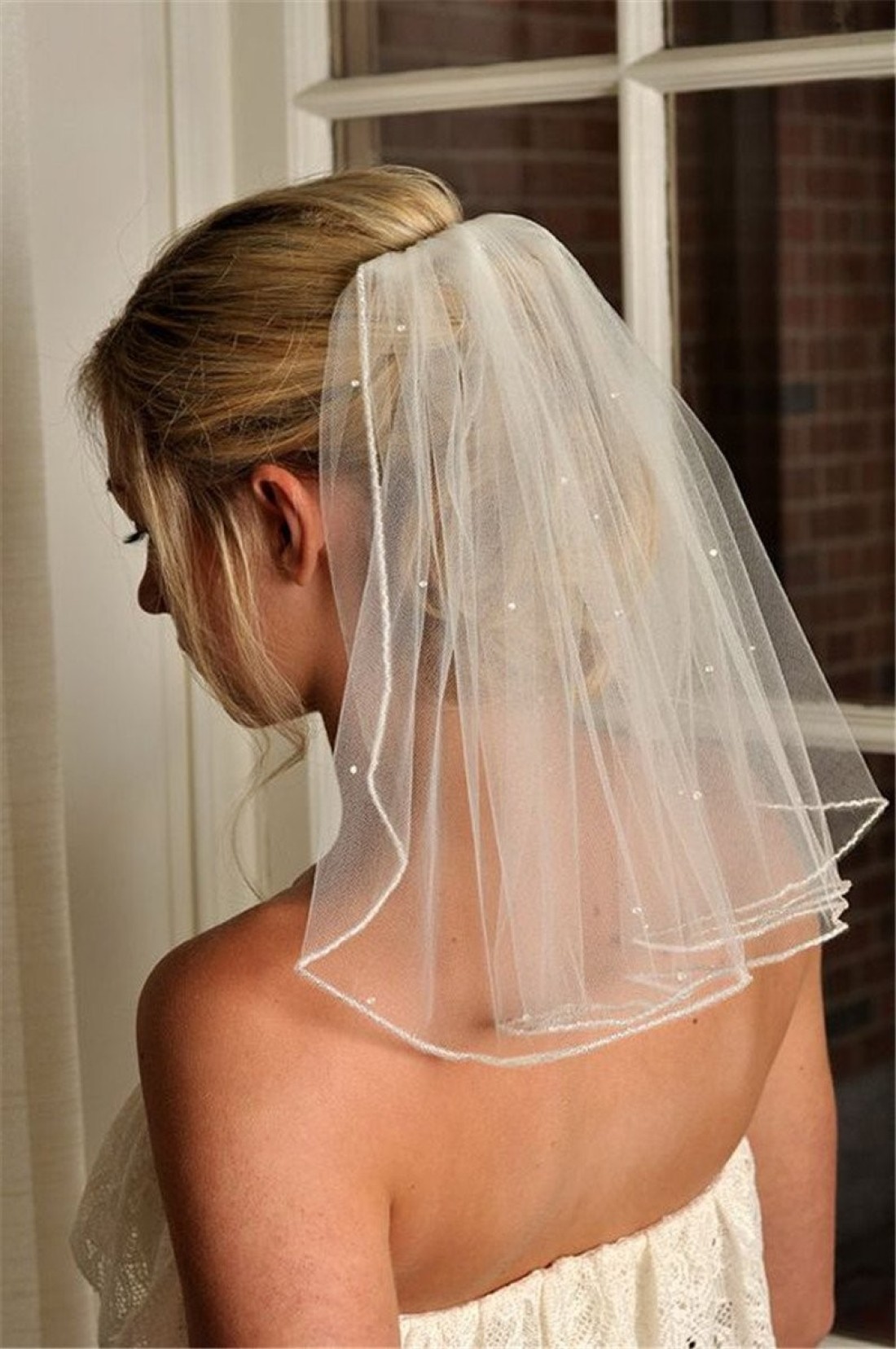 Kercisbeauty Wedding Bridal Single Layer Lace Short Veil Drop with Comb Chapel Hair Accessories Ivory
