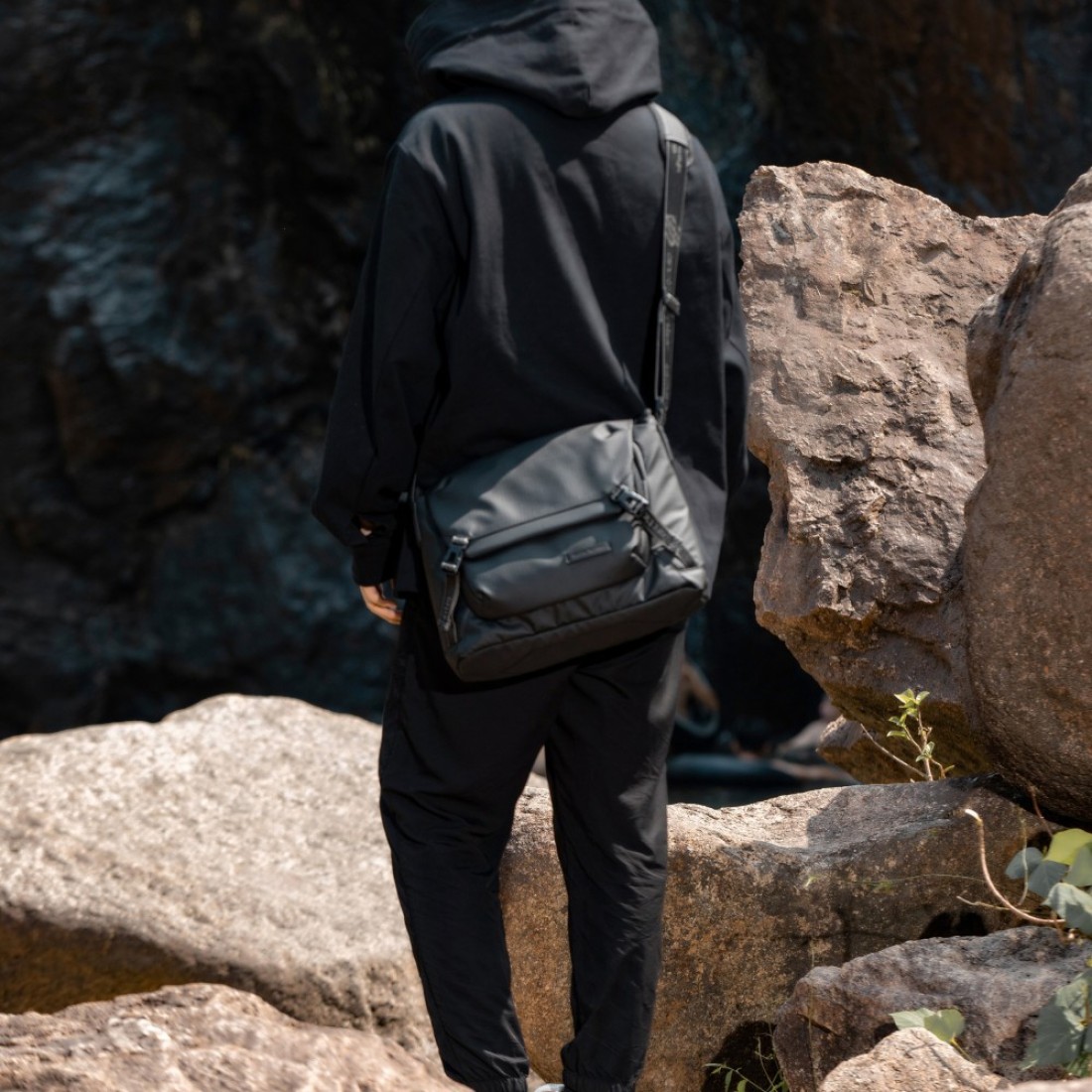 Arctic Hunter Premium Shoulder Laptop Bag Water Resistant Polyester Unisex Shoulder Sling bag for Travel Business School College K00528 Black