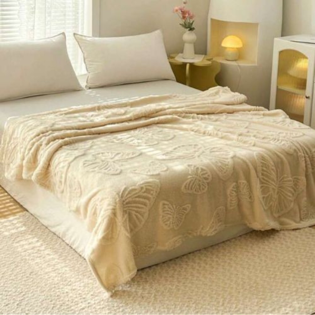 Luna Home 3D Imitation Butterfly Fleece Soft Blanket, Ivory color.