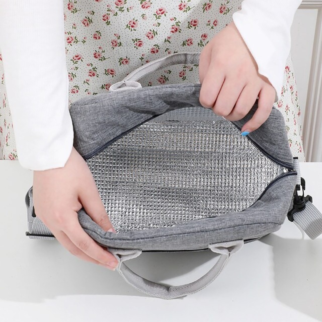 Eazy Kids Insulated Lunch Bag- Grey