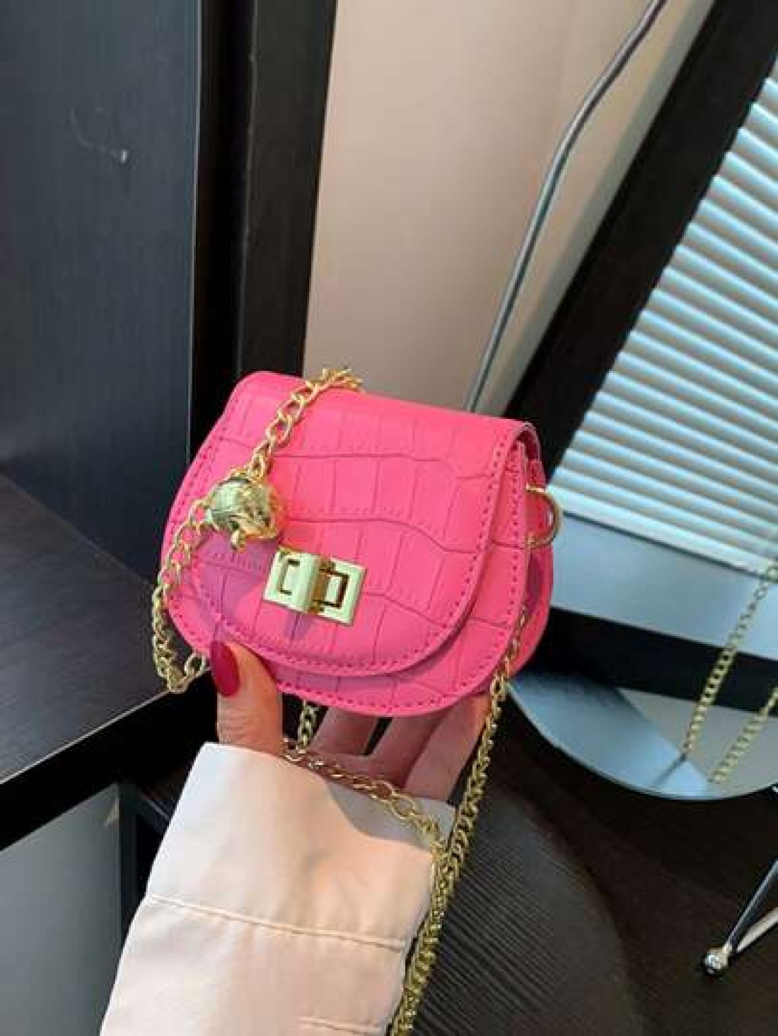 1pc New Cute Girl Niche High End Pu Mini Crossbody Bag And Fashionable New Bag Fresh And Dopamine Color Matching Youthful Girl Style Can Be Carried By Hand Or Across The Body Metal Chain Casual And Fa