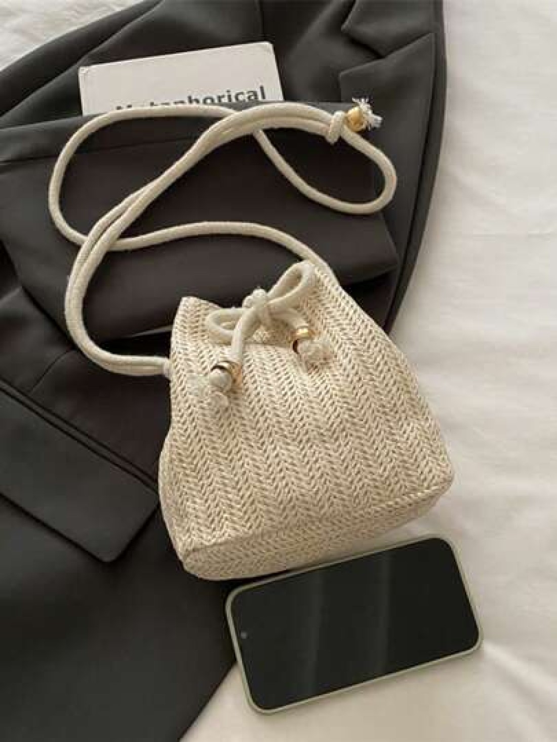 Fashionable Girls Casual Straw Woven Bucket Tote Bag Suitable For Beach Travel
