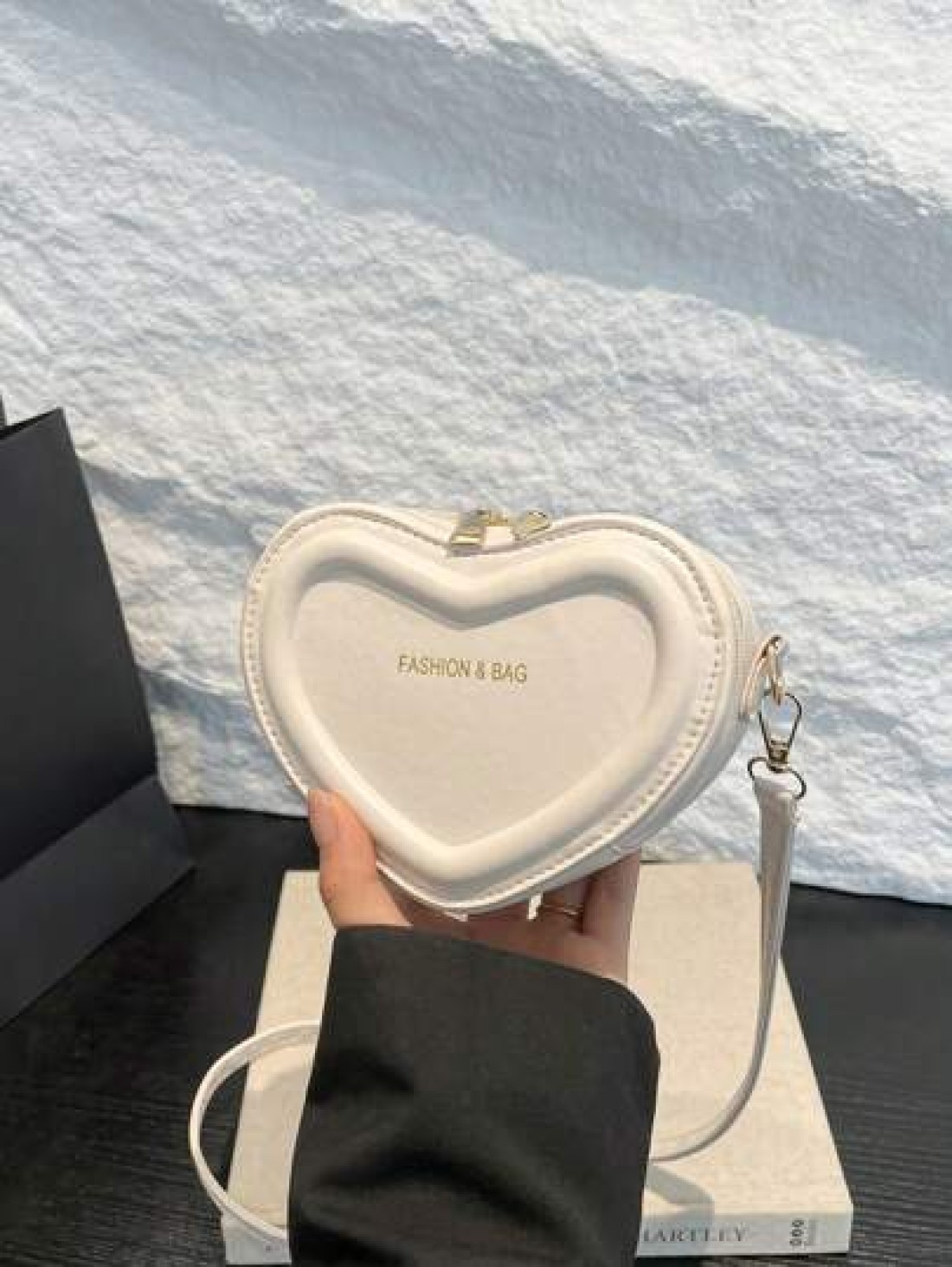 1pc New Cute Girl Niche High End Love Pu Crossbody Bag And Fashionable New Bag Fresh And Dopamine Color Matching Youthful Girl Style Can Be Cross Body Shoulder Strap Is Adjustable Casual And Fashionab