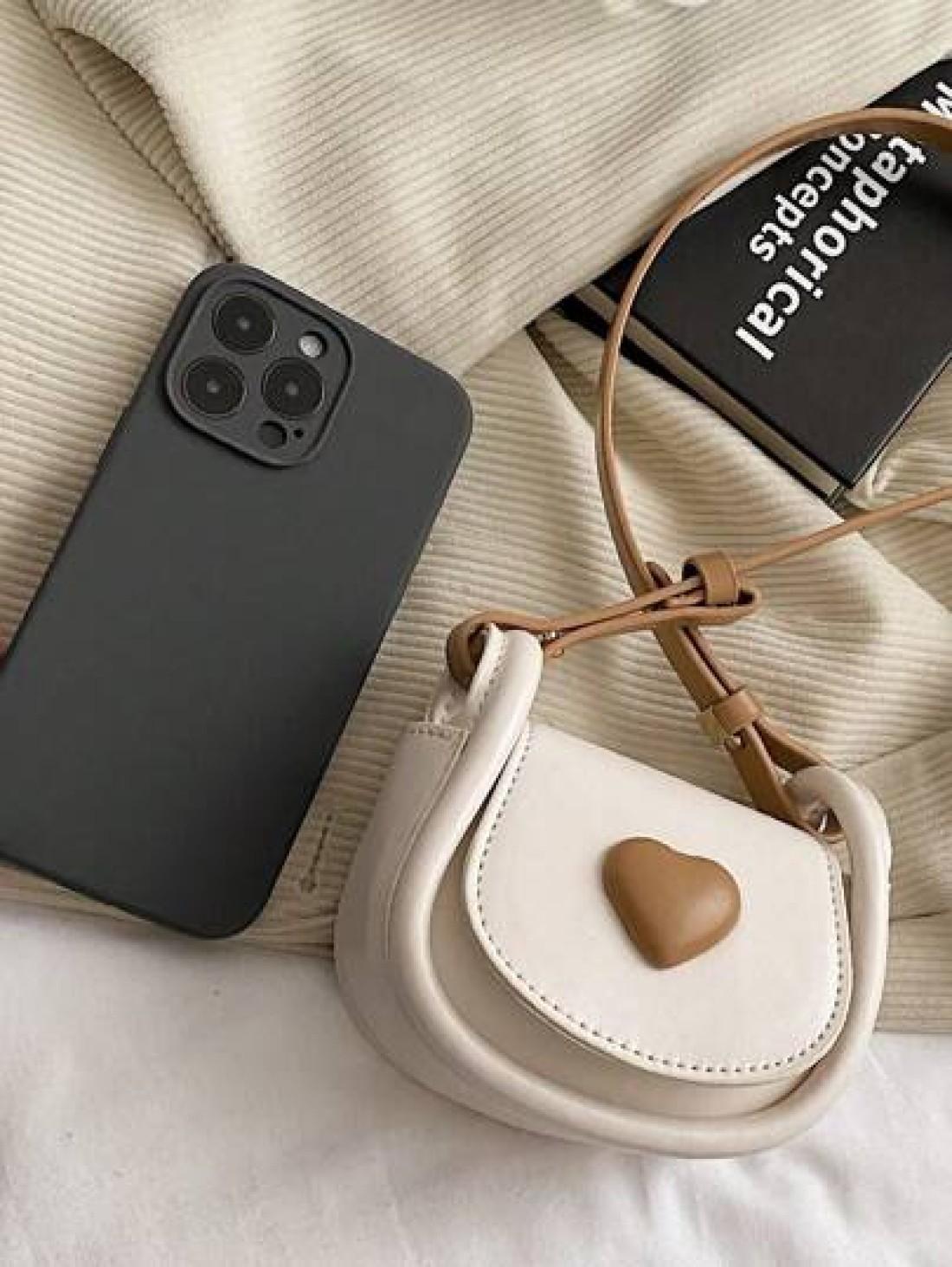 Mini Fashion Diagonal Crossbody Bag Minimalist Heart Shaped Saddle Bag