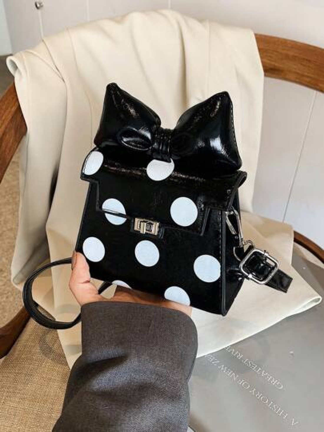 1pc Fashionable And Cute Polka Dot Kelly French Retro High End One Shoulder Crossbody Handheld Mini Lipstick Bag Children s Bag With A Fashionable And Exquisite Polka Dot Shape Of The Small Square Bag