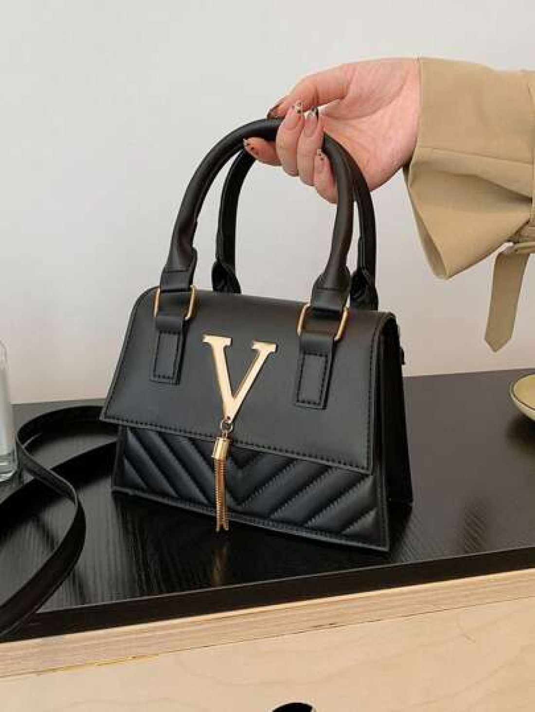 1pc Fashionable And Elegant Messenger Bag Fashionable Messenger Bag Letter Tassel Fashionable Shoulder Small Square Bag Pu Material Fashionable And Versatile Square Bag Shape Can Be Carried By Hand Or