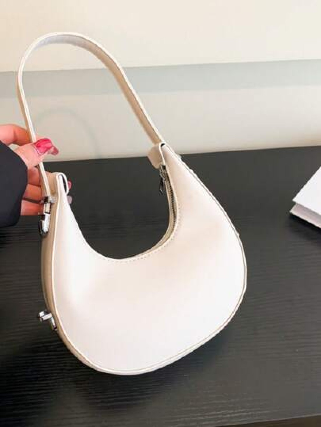 1 Piece Of Girls Candy Color Pu Zipper Closure Cute Handbag Suitable For Daily Use Versatile Mobile Phone Bag Key Bag Earphone Bag Compact Design Light And Easy To Carry