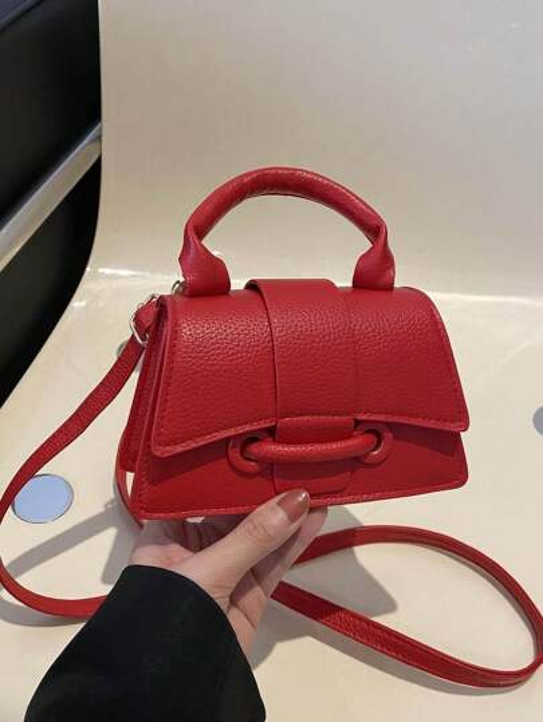 A Mini Niche Elegant Pu Material Solid Color Simple Casual And Versatile Flip Handbag Lipstick Bag That Can Be Worn On One Shoulder Across The Body Suitable For Daily Use Going Out Traveling Vacationi