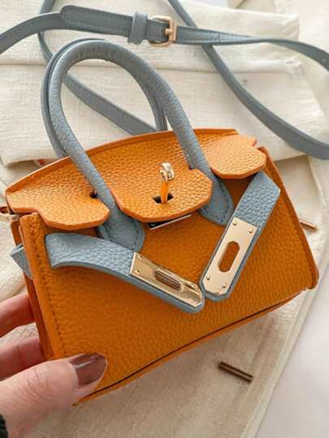 1 Pc New Model Girl s Fashion Retro Color Matching Handbag Pu Material Twist Lock Closure Crossbody Bag Simple And Elegant Casual And Versatile A Must Have For Daily Travel