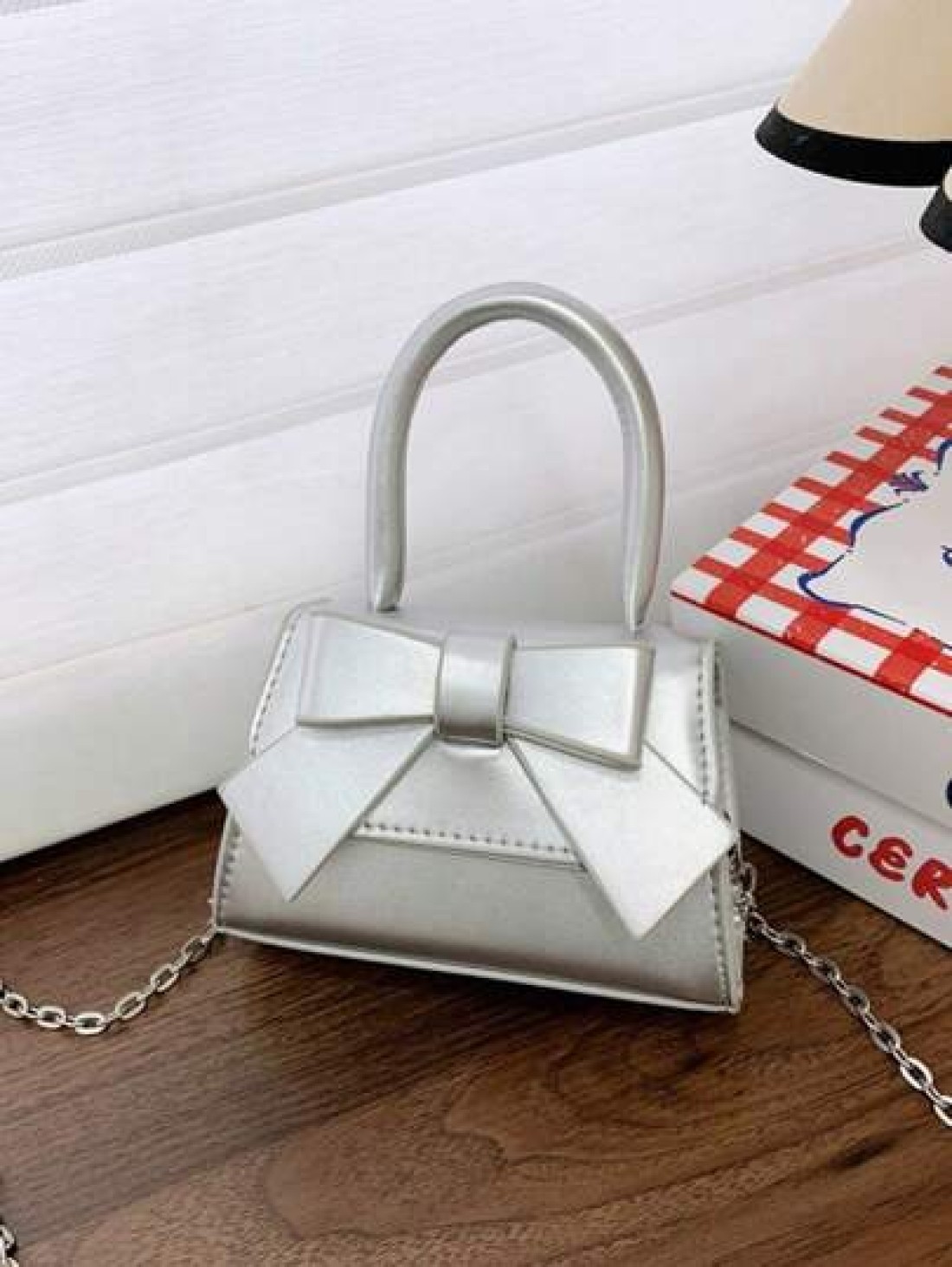 1pc Pu Magnet Closure Mini Fashion Cartoon Cute Sweet Bow Handbag Niche Design For Going Out To Play Change Lipstick Bag Korean Highly Attractive Chain Shoulder Messenger Bag Suitable For Going Out Sc