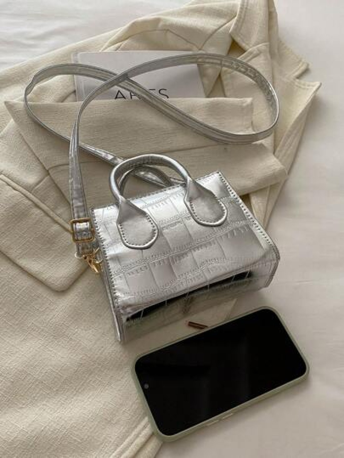 1 Pc New Small Capacity Glossy Pu Material Diamond Diamond Grid Handbag With Interchangeable Metal Strap Handheld And Crossbody Fashion Forward For Travel Commuting Parties Shopping And Gift For Frien