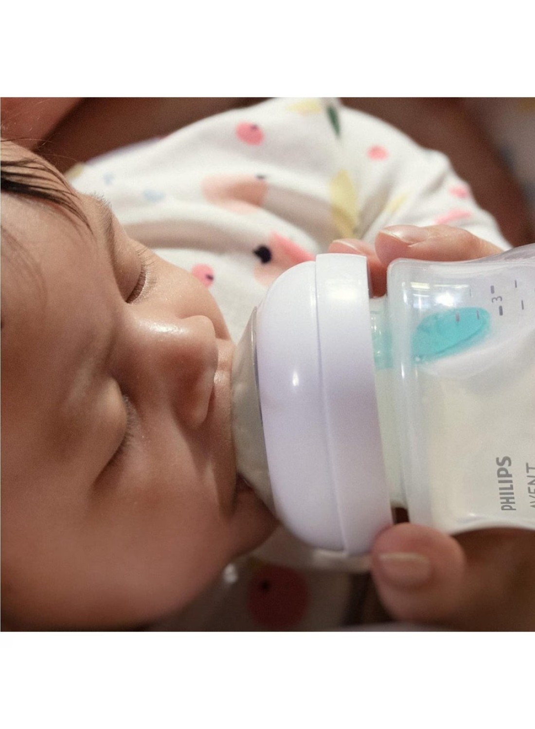 Philips Avent Natural Response Baby Milk Bottle With Airfree Vent BPA Free For Newborn Babies Elephant Pattern, 260ml