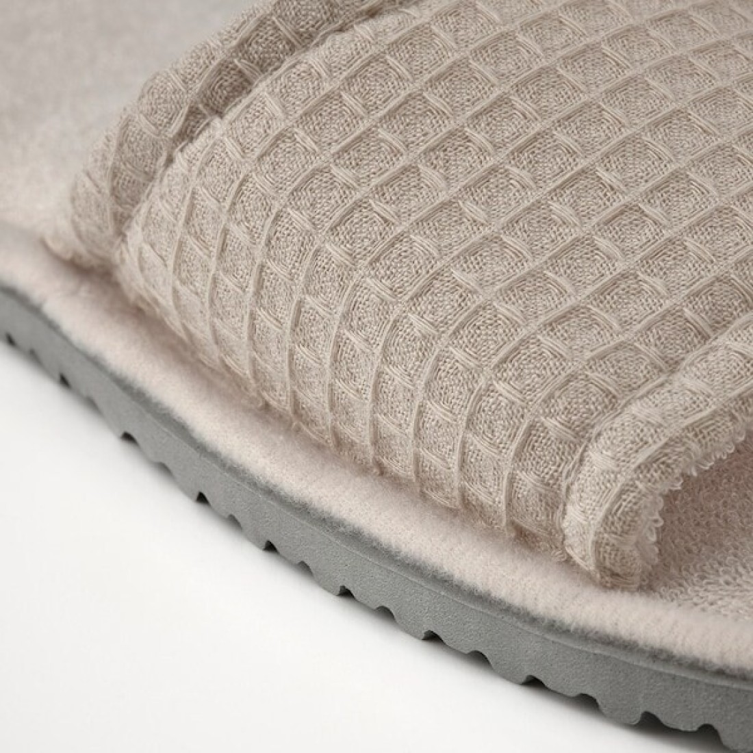 Slippers The Foam In The Soles Give Soft Cushioned Comfort S/M