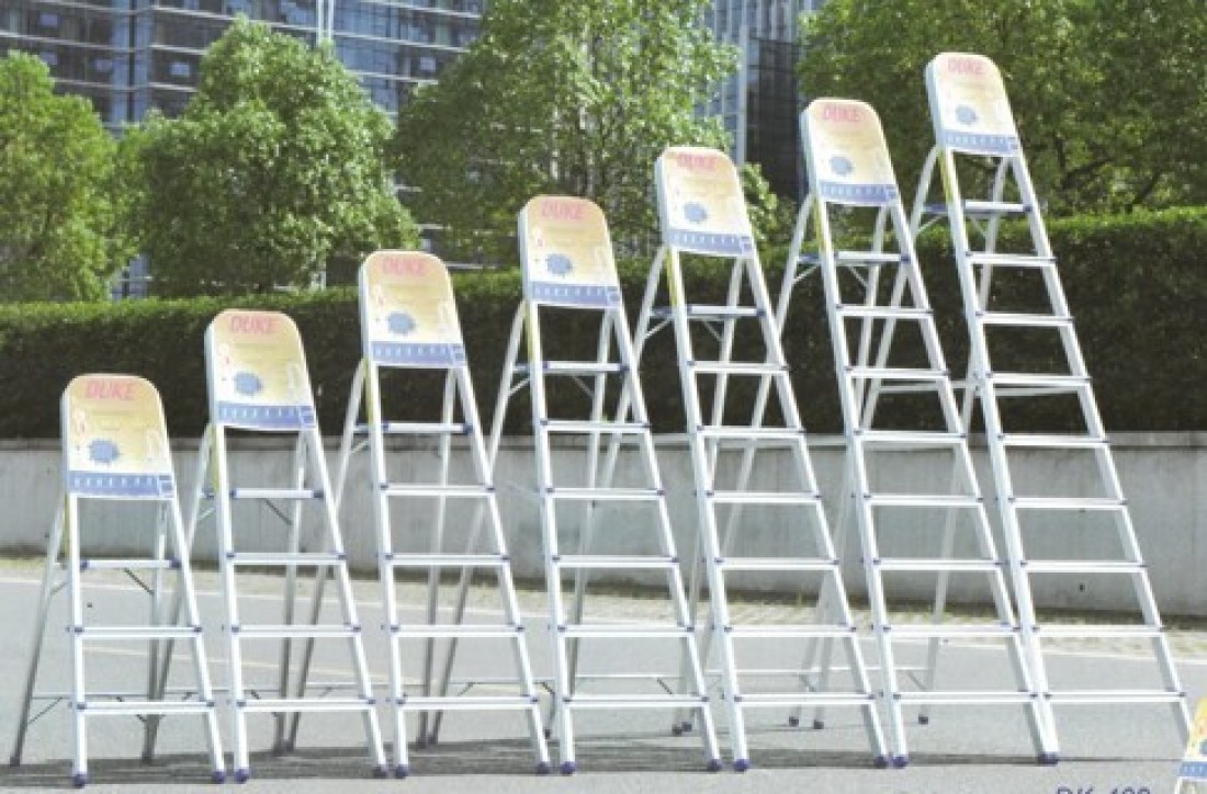DUKE-ALUMINIUM LADDERS LIGHT DUTY 4 STEPS