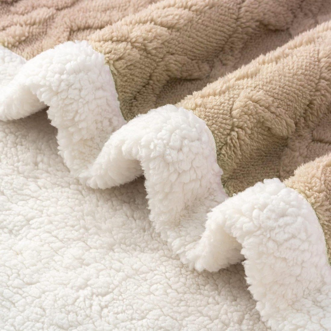 Fabienne Jacquard Sherpa Blanket King Size 220x240cm Faux Fur Bed Blanket Reversible Warm Cashmere Blanket Beige for Throw Bed Sofa Travel Couch