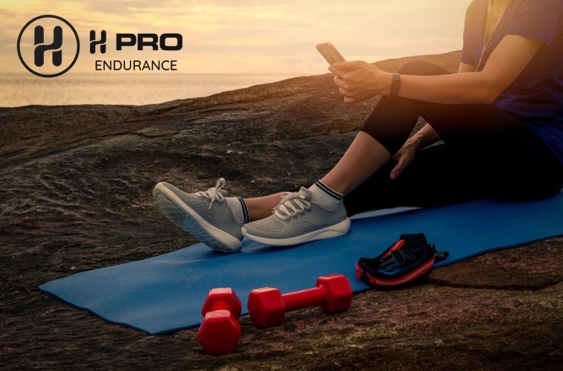 H Pro Neoprene Coated Hand Weight Dumbbell Pair, Strength Training Weight For Exercise &amp; Fitness, 4Kg Comes In Red