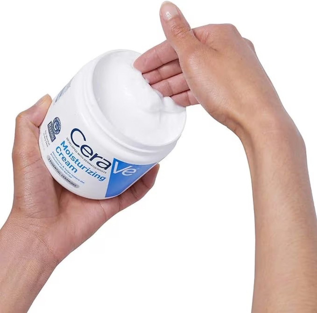 CeraVe Moisturizing Cream 453g, Daily Face And Body Moisturizer (Pack Of 2)