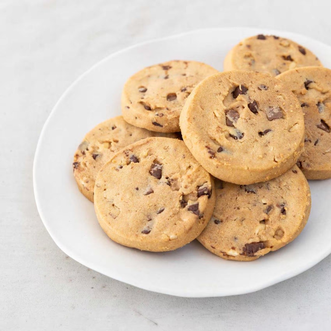 Walker&#39;s Chocolate Chunk and Hazelnut Biscuits, 150g