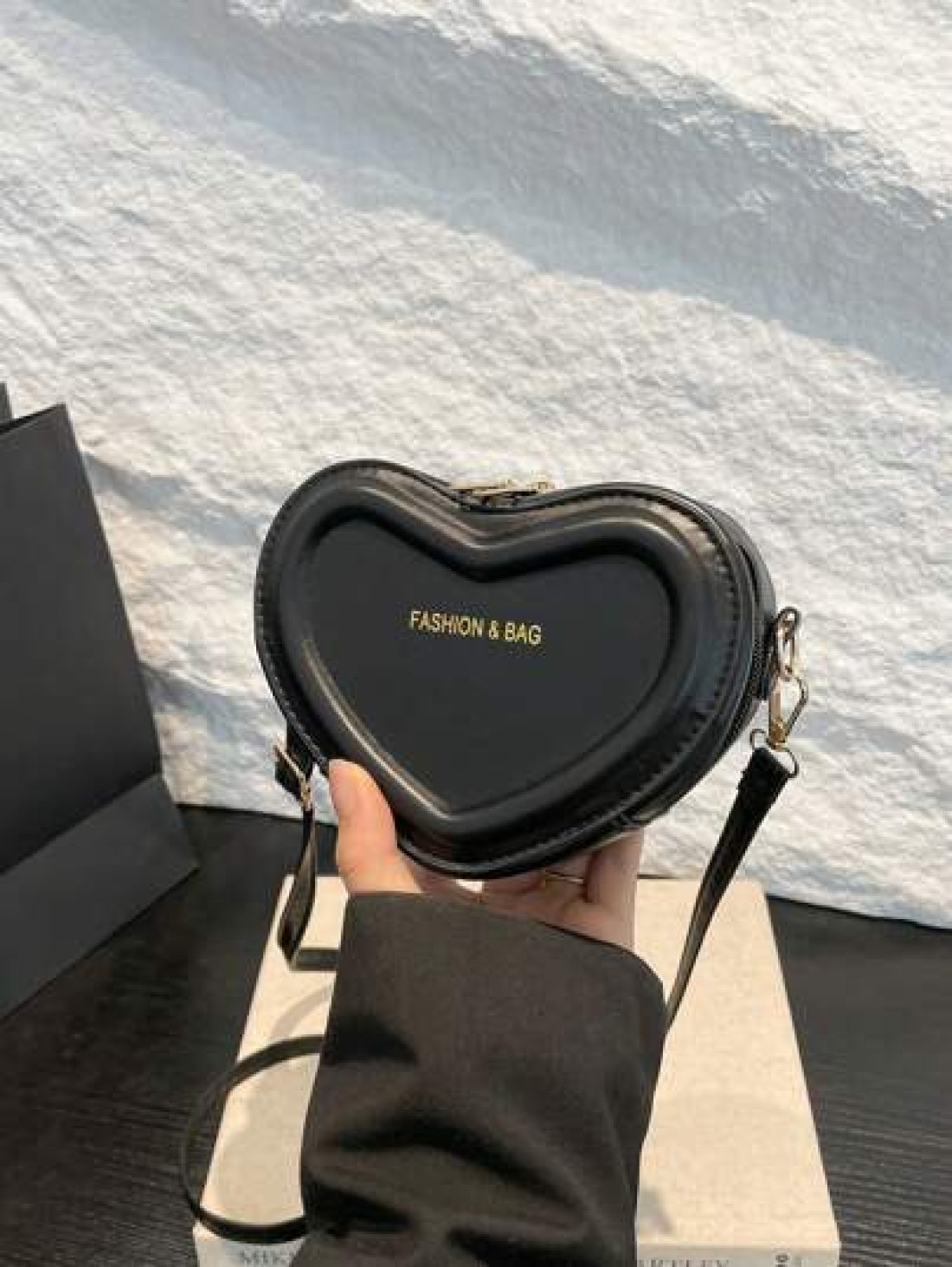 1pc New Cute Girl Niche High End Love Pu Crossbody Bag And Fashionable New Bag Fresh And Dopamine Color Matching Youthful Girl Style Can Be Cross Body Shoulder Strap Is Adjustable Casual And Fashionab