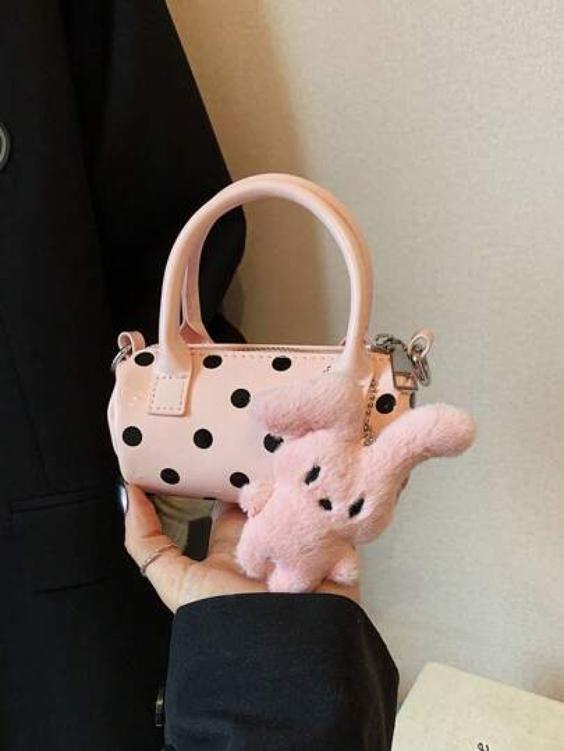 1pc Fashionable Polka Dot Handbag Cylindrical Bag Korean Style Niche Shoulder Messenger Bag Versatile Boston Handbag Niche Polka Dot Cake Handbag Pillow Bag Large Capacity Commuter Versatile Shoulder