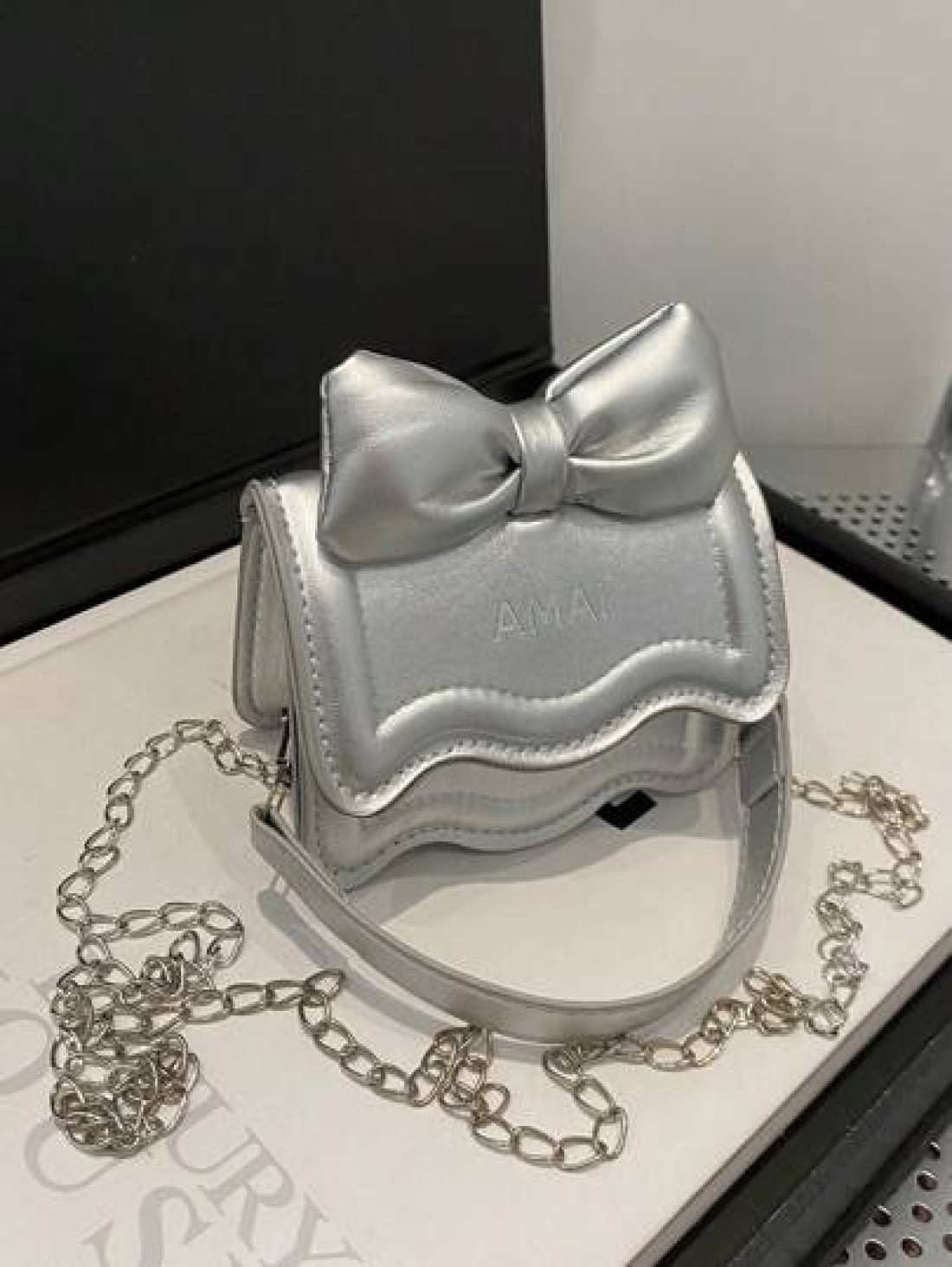 1pc Western Cute Korean Shoulder Bag Bow Chain Messenger Bag Fashionable Small Square Bag With Bow Decoration Fashionable Chain Shoulder Strap Messenger Bag Sweet And Cute Princess Style Handbag Suita