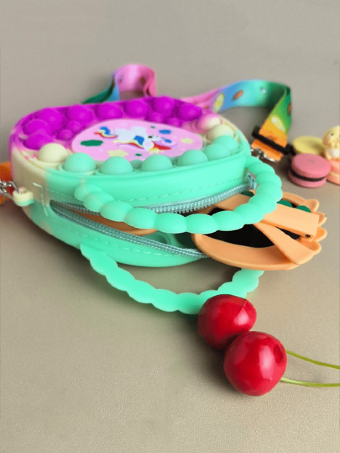 Heart Shaped Handbag Silicone Crossbody Bag Unicorn Wallet Stress Relief Waterproof Durable Storage Pouch Glossy Chain Link Stylish Eye Catching Crossbody Bag Suitable For All Daily Use