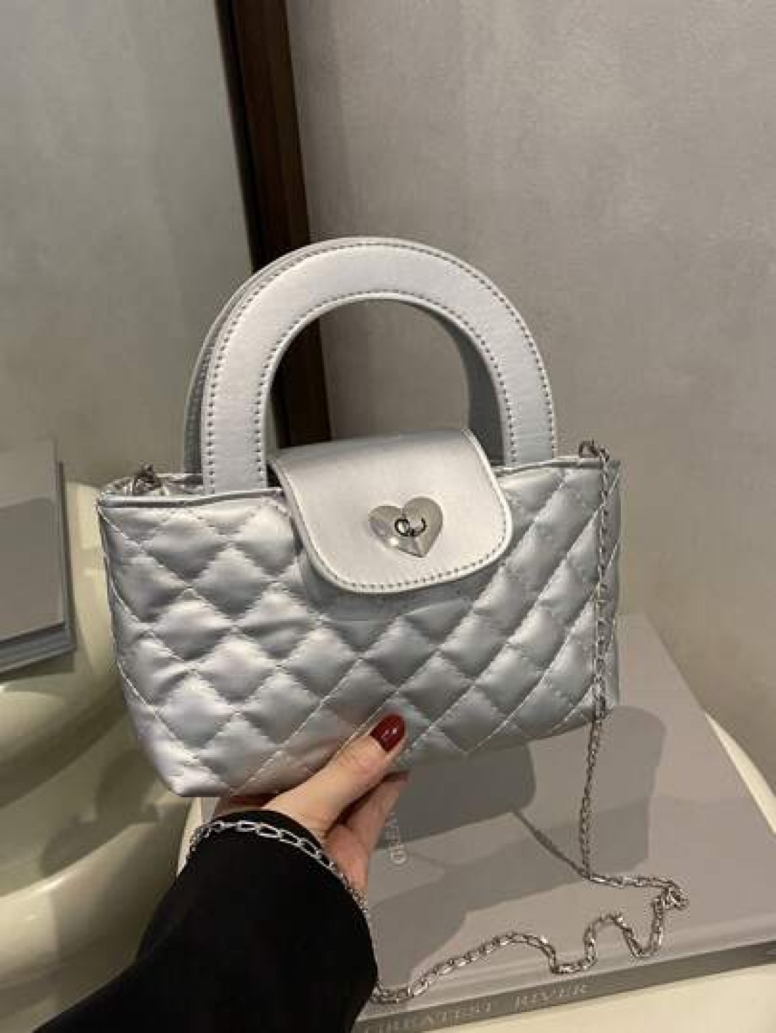 1pc New Cute Girl Niche High End Pu Crossbody Bag And Fashionable New Bag Fresh And Dopamine Color Matching Youthful Girl Style Can Be Cross Body Metal Chain Bag Casual And Fashionable Very Suitable F