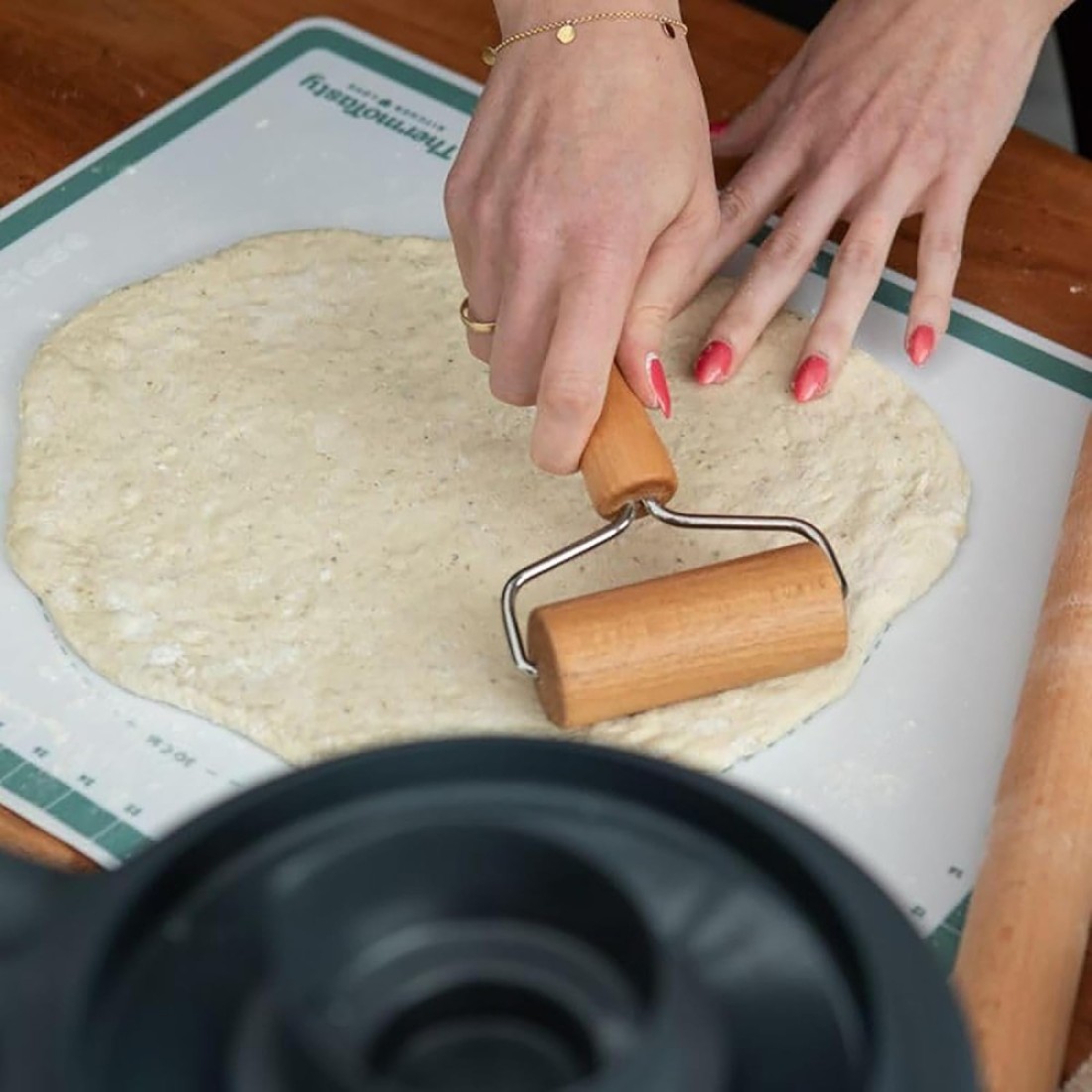 Fitto 10cm Wooden Rolling Pin - Premium Quality Baking Tool for Pastry, Dough, and Pizza - Durable, Easy to Clean, Perfect for Kids and Adults, Non-Stick Surface, Kitchen Essential