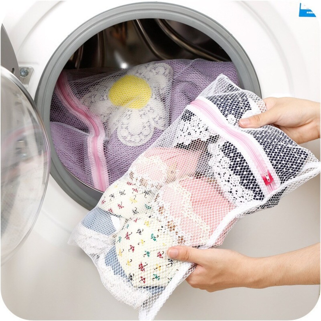 4-piece Laundry Mesh Washing Bags for cleaning or travel storage bag