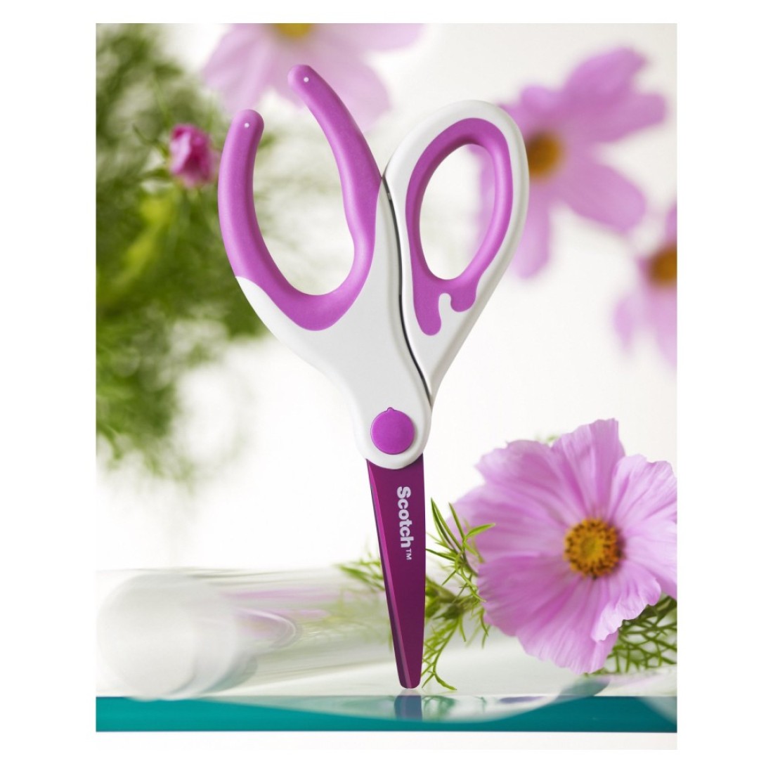 Scotch Designer Scissors 1581DS-Green. Stainless steel blade, 8 in (20cm). 1 scissor/card