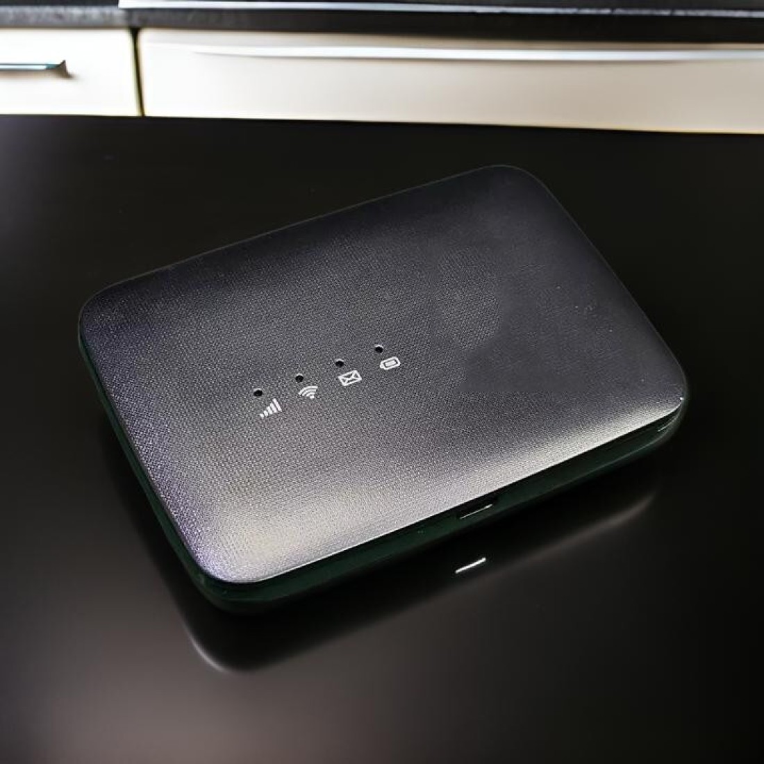 نقطة اتصال واي فاي متنقلة Link Zone MW45V2 4G LTE جهاز توجيه محمول عالي السرعة مع فتحة بطاقة SIM إنترنت لاسلكي آمن للسفر والمنزل والمكتب